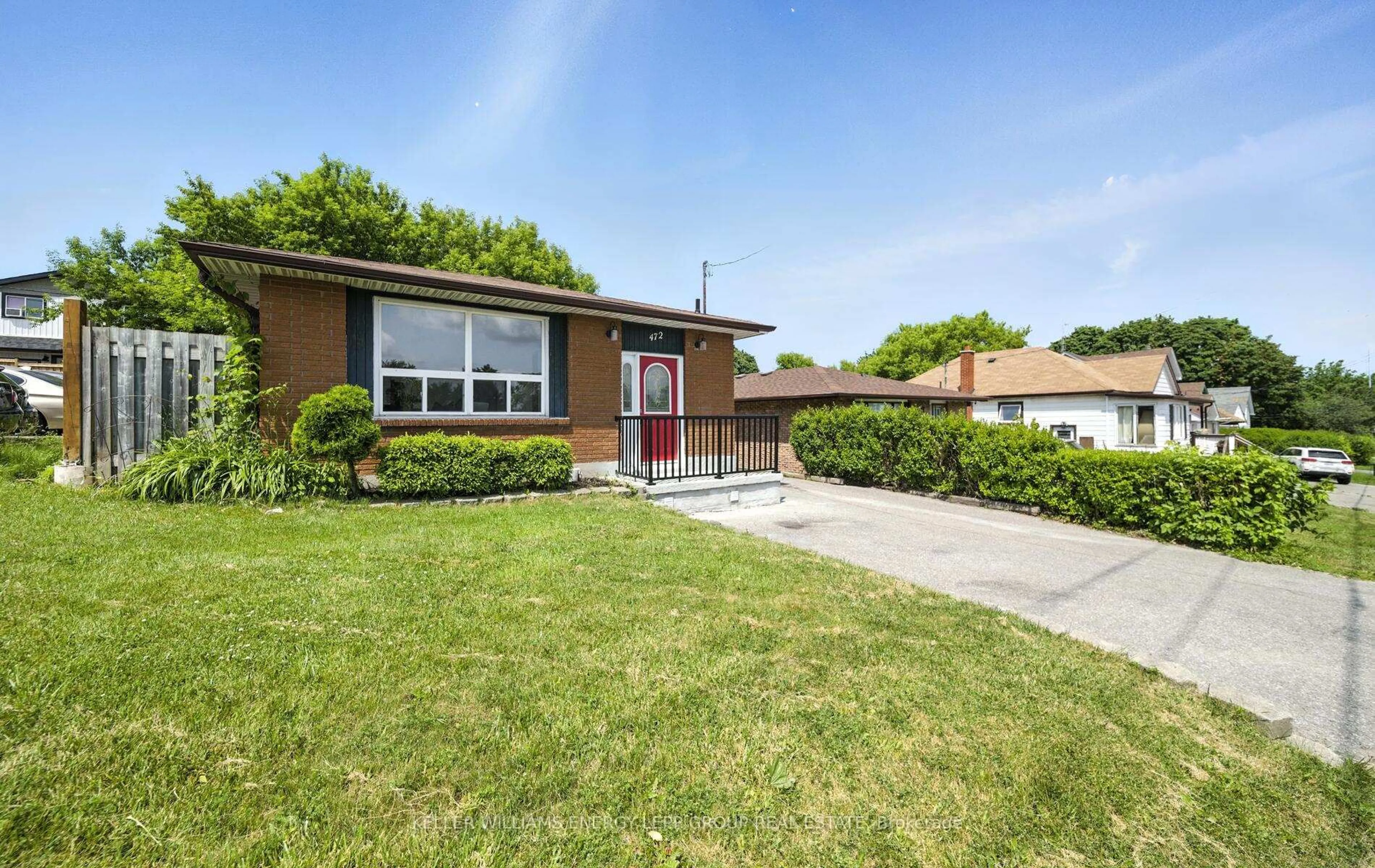 Home with brick exterior material, street for 472 Park Rd, Oshawa Ontario L1J 4J2