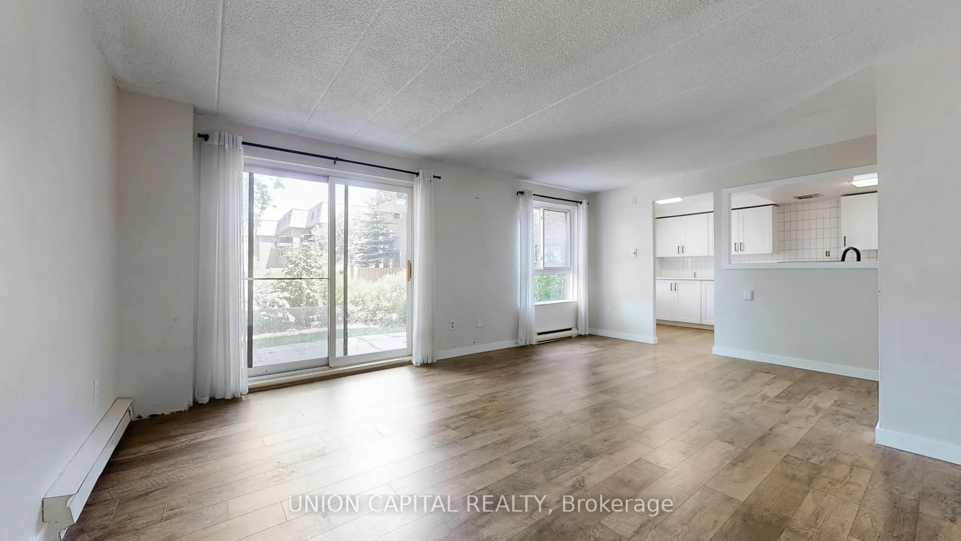 A pic of a room for 43 Taunton Rd #27, Oshawa Ontario L1G 3T6
