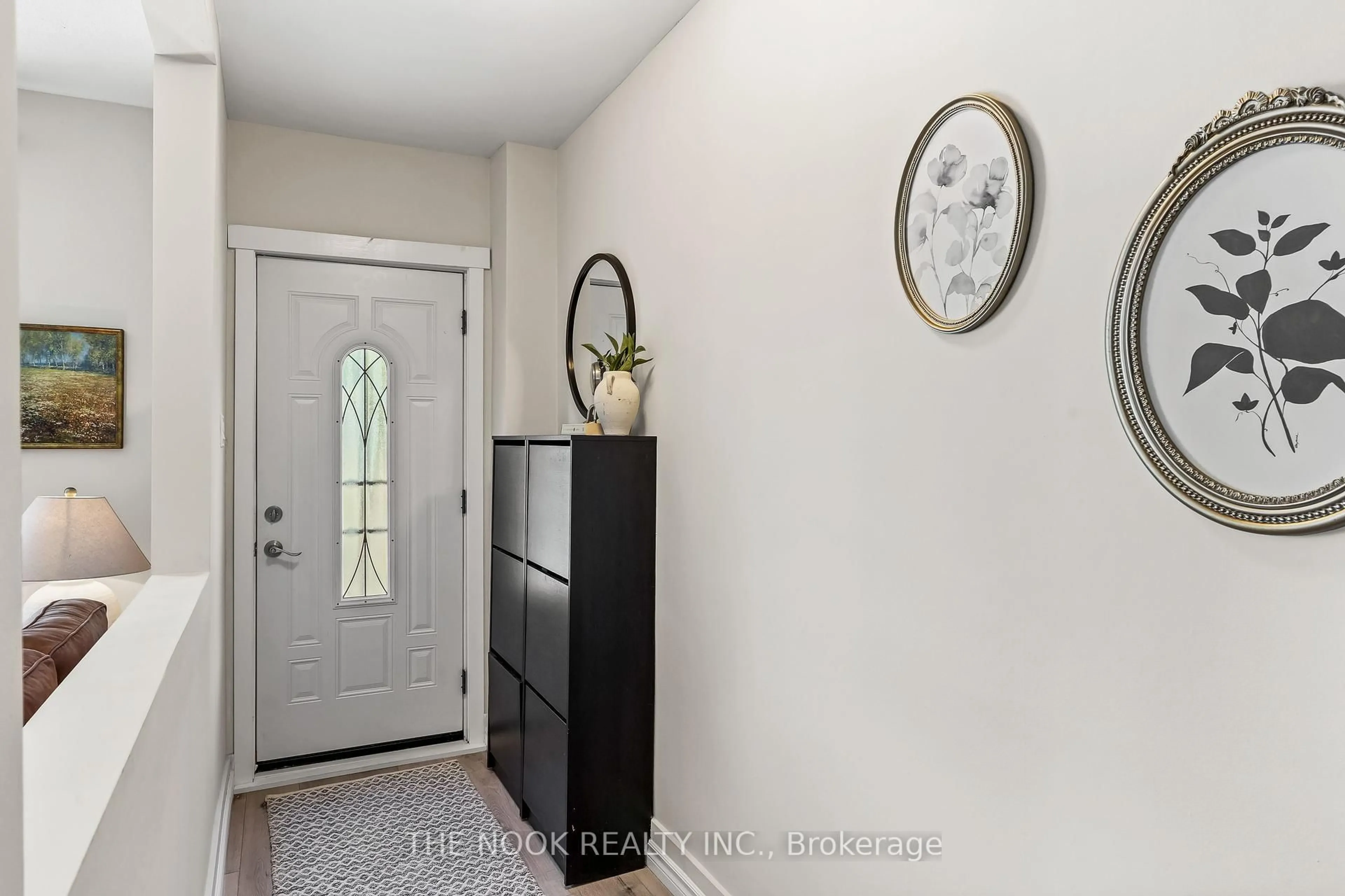 Indoor entryway for 200 Court St, Oshawa Ontario L1H 4W7