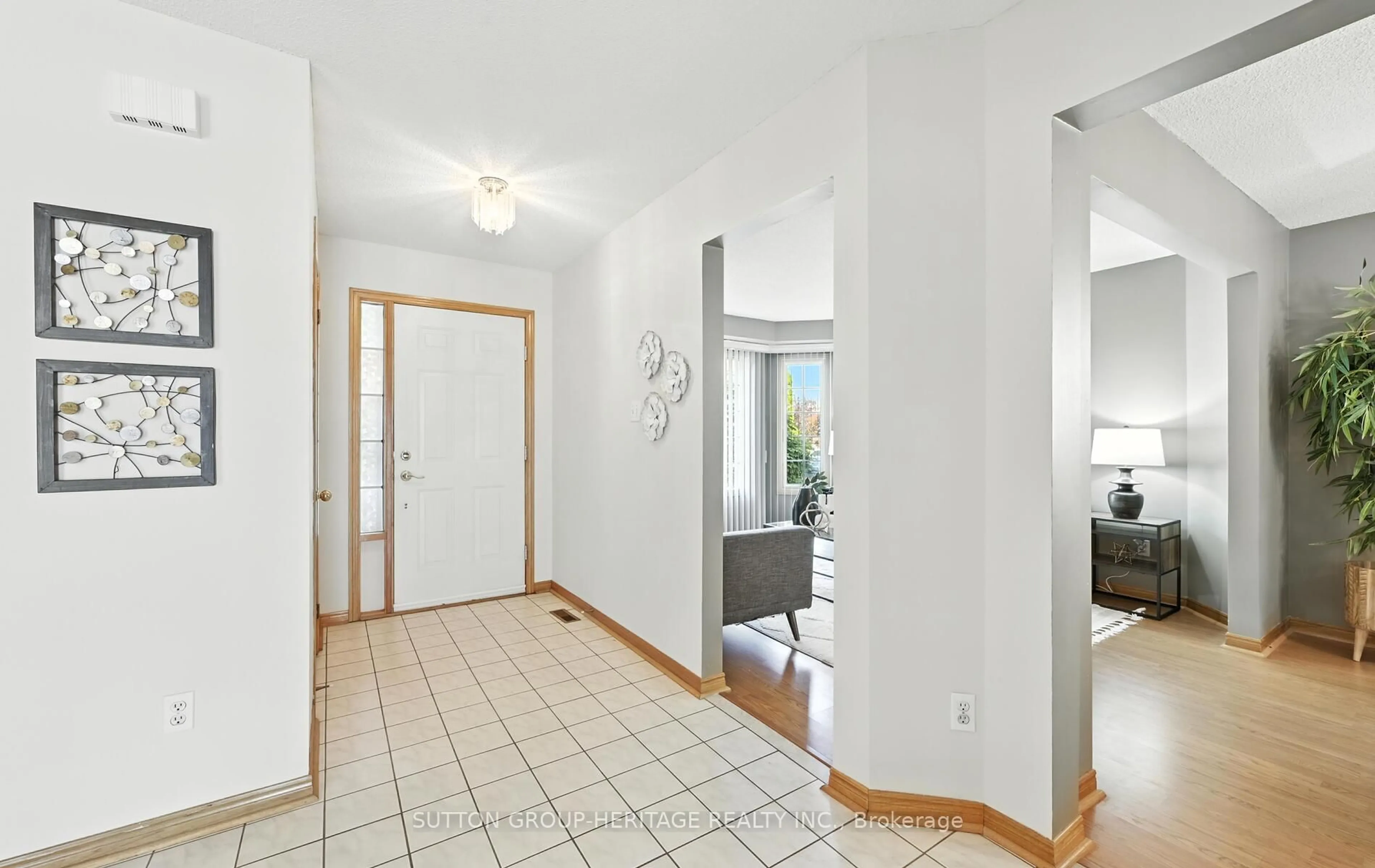 Indoor foyer for 49 Valleywood Dr, Whitby Ontario L1R 2J5