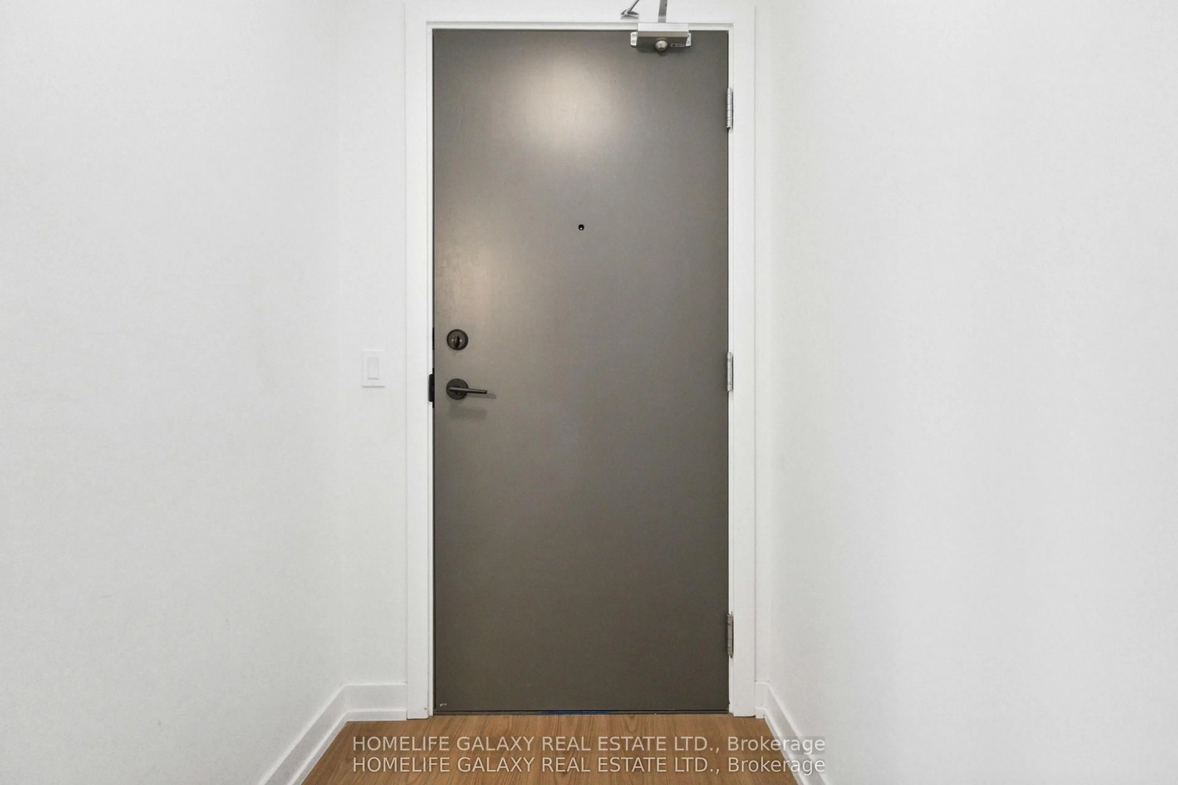 Indoor entryway for 1010 Dundas St #204, Whitby Ontario L1N 2K2