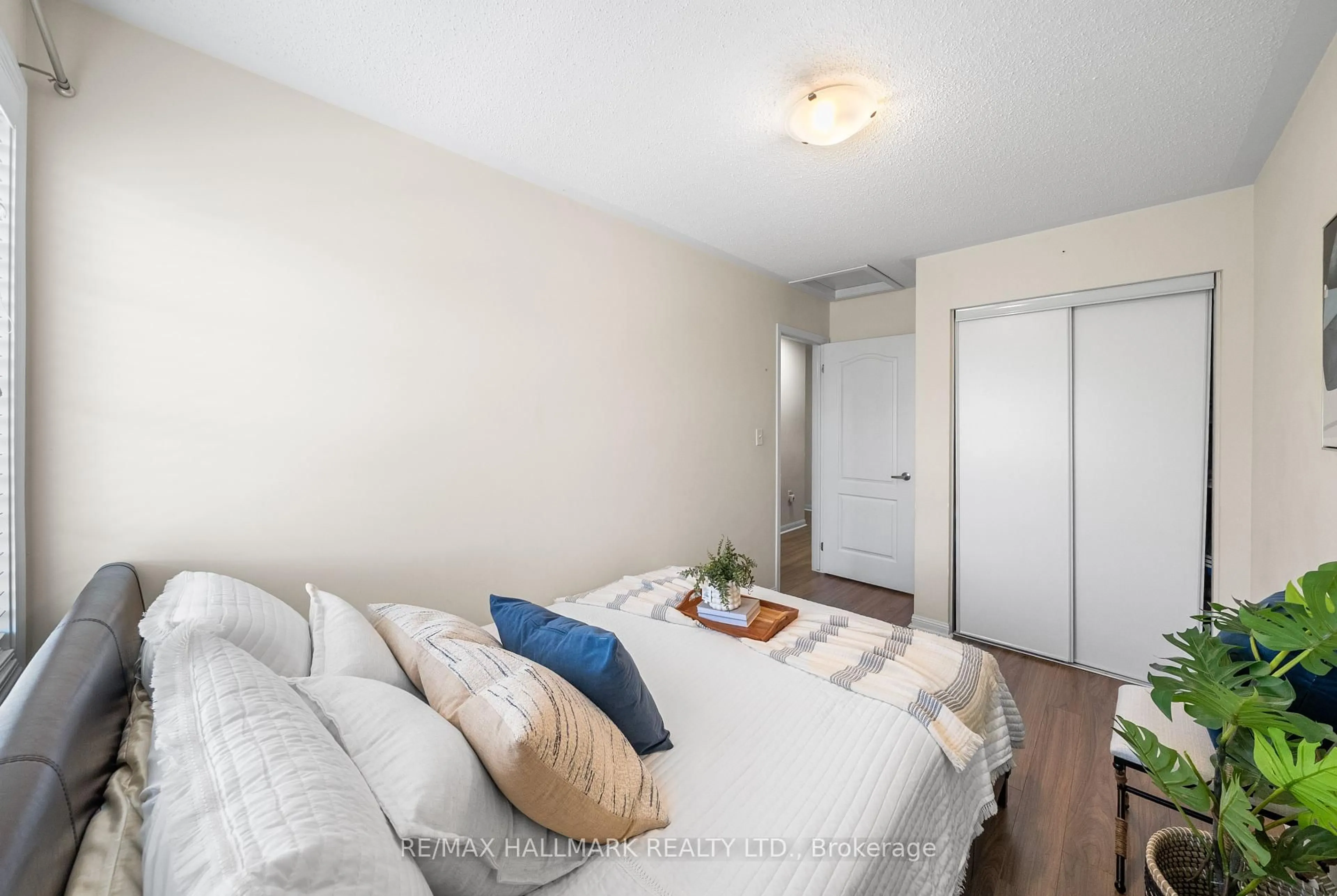 A pic of a room for 15 Snowgoose Terr, Toronto Ontario M1B 0A9