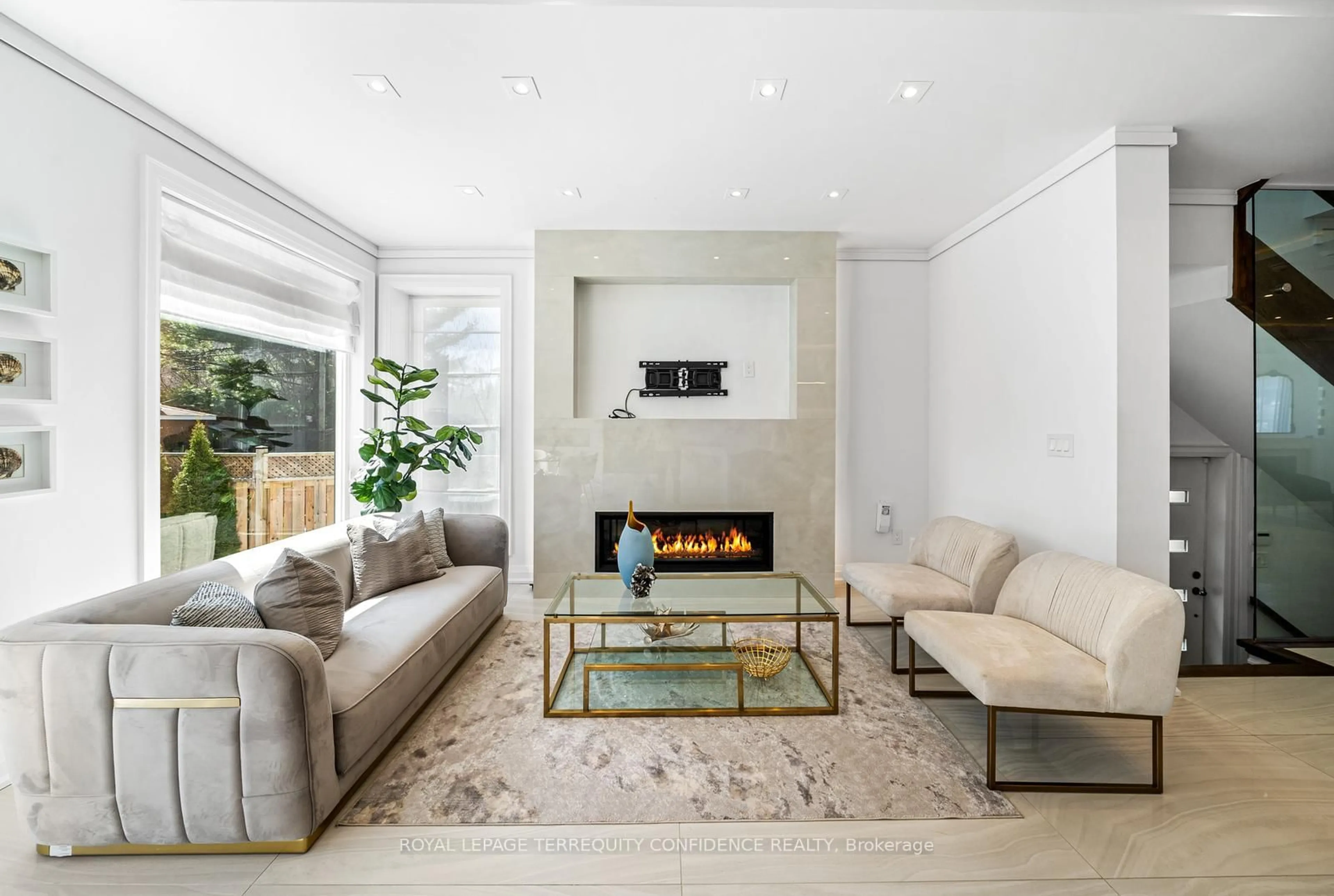 Living room with furniture, unknown for 3 Judith Dr, Toronto Ontario M4J 2R8