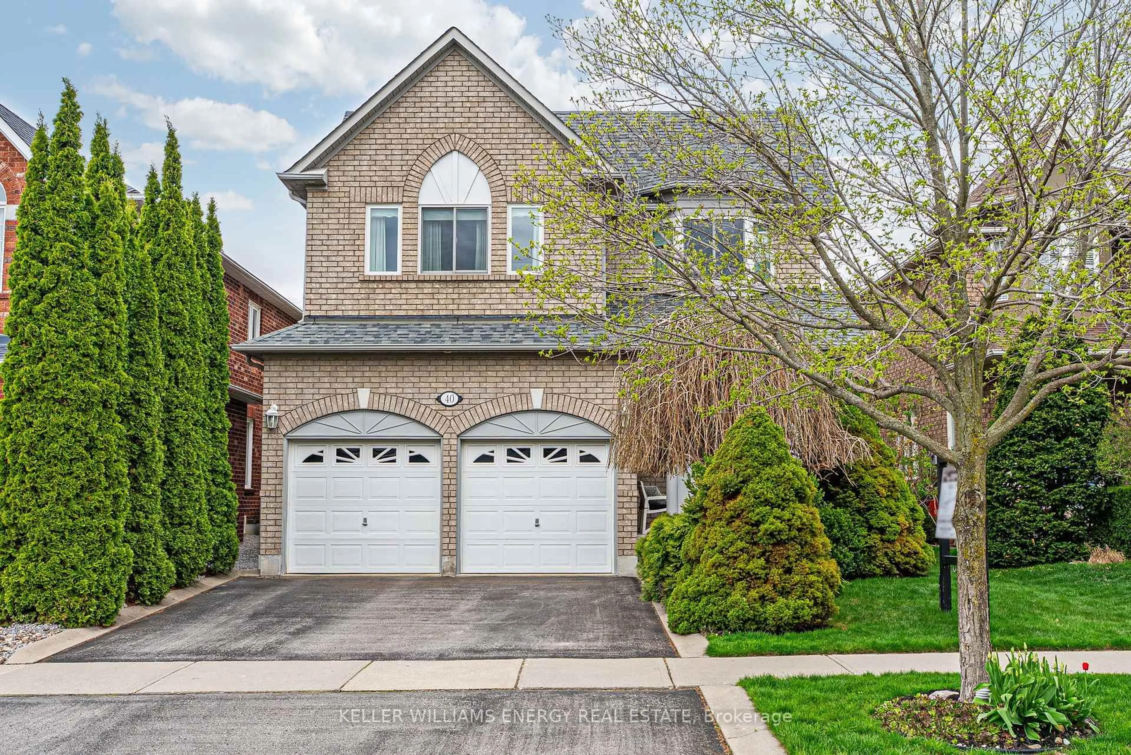Home with brick exterior material, street for 40 Tormina Blvd, Whitby Ontario L1R 3B4