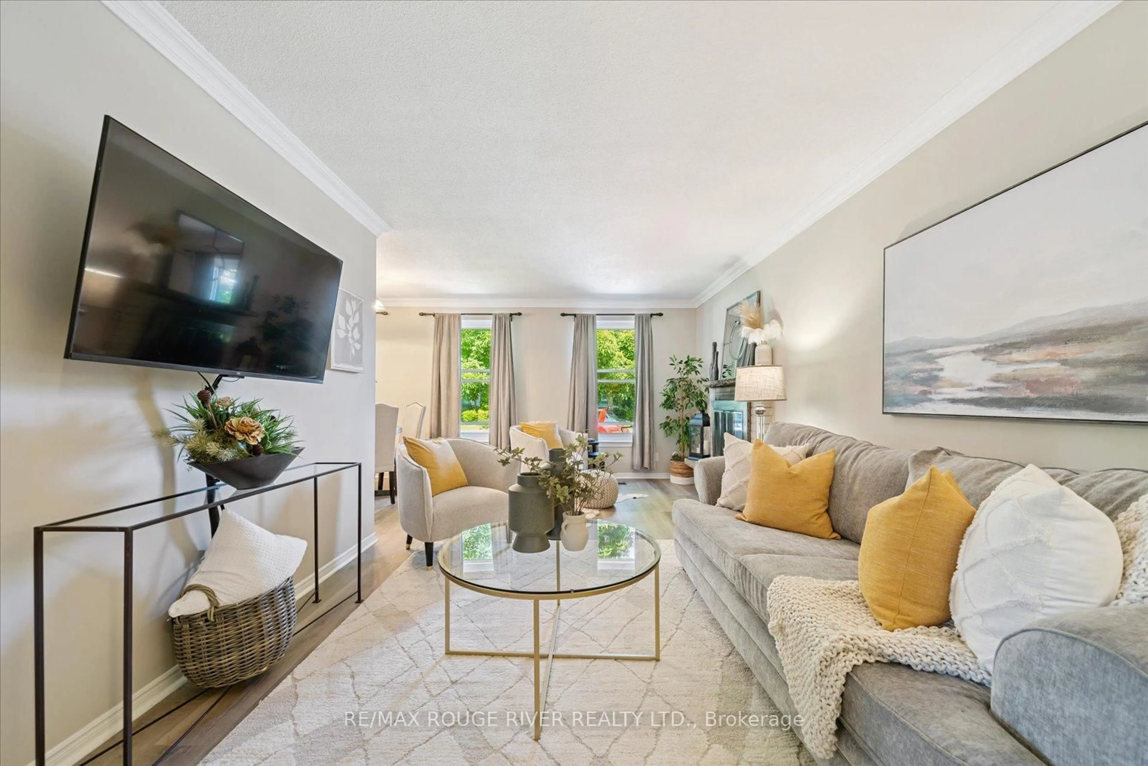Living room with furniture, unknown for 810 Zator Ave, Pickering Ontario L1W 1X9