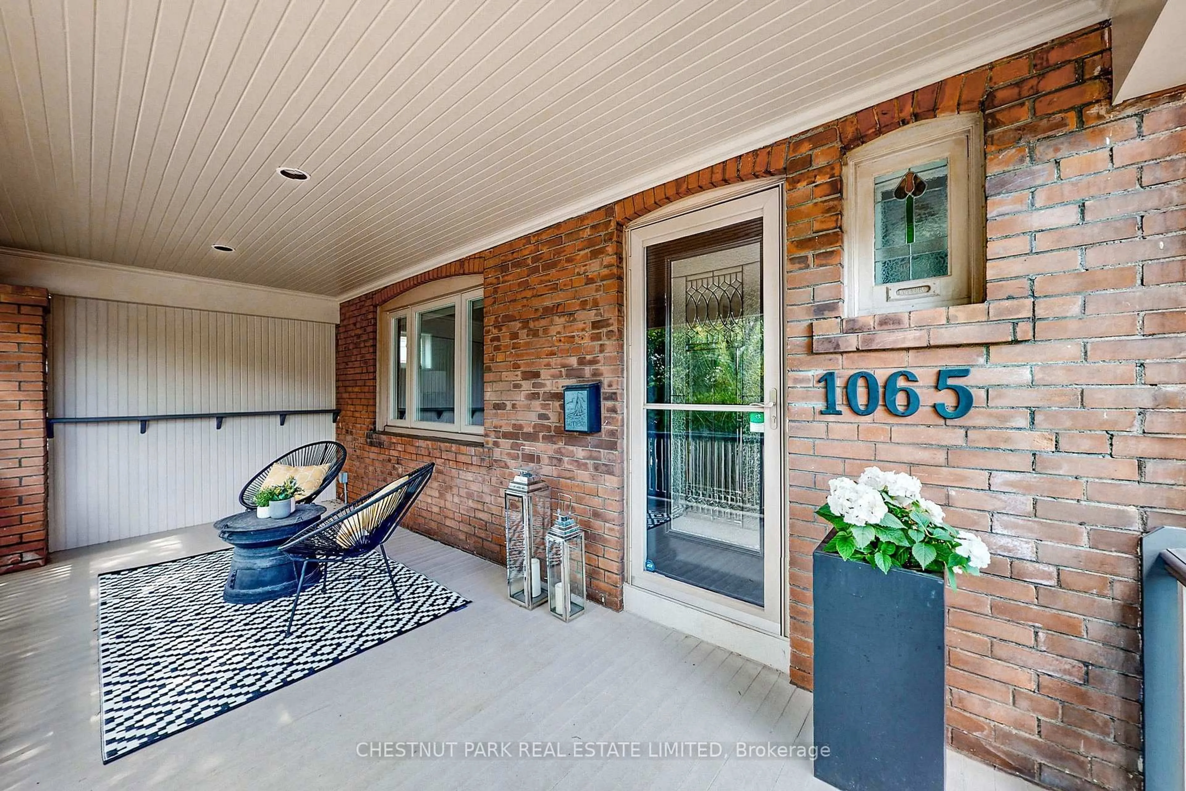 Indoor entryway for 1065 Logan Ave, Toronto Ontario M4K 3G2
