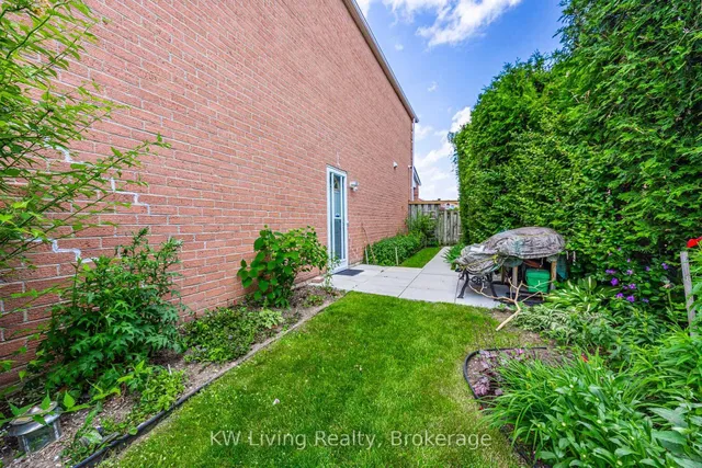 Property image for 35 Roxanne Cres