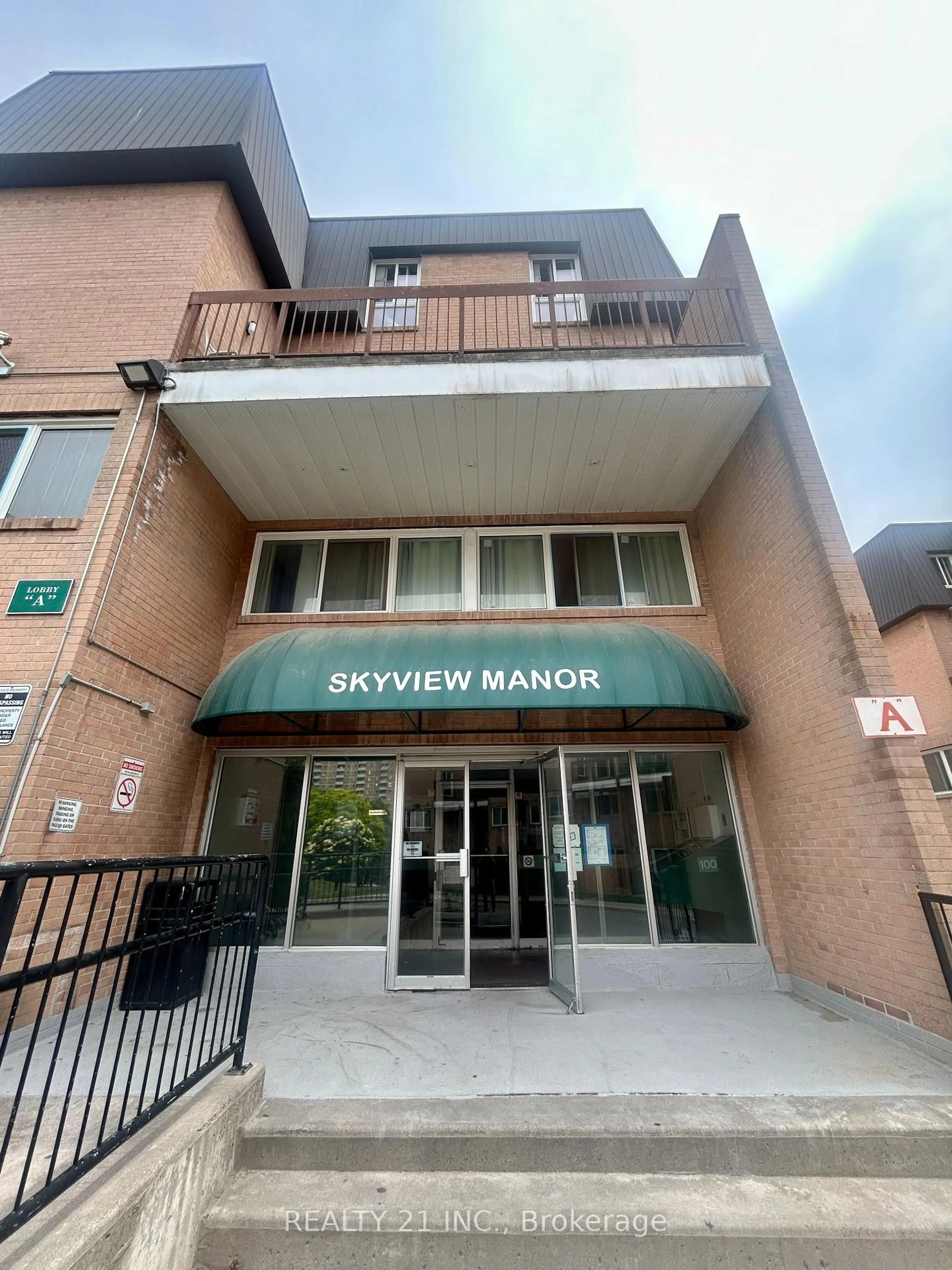 Indoor foyer for 100 Mornelle Crt #1078, Toronto Ontario M1E 4X2