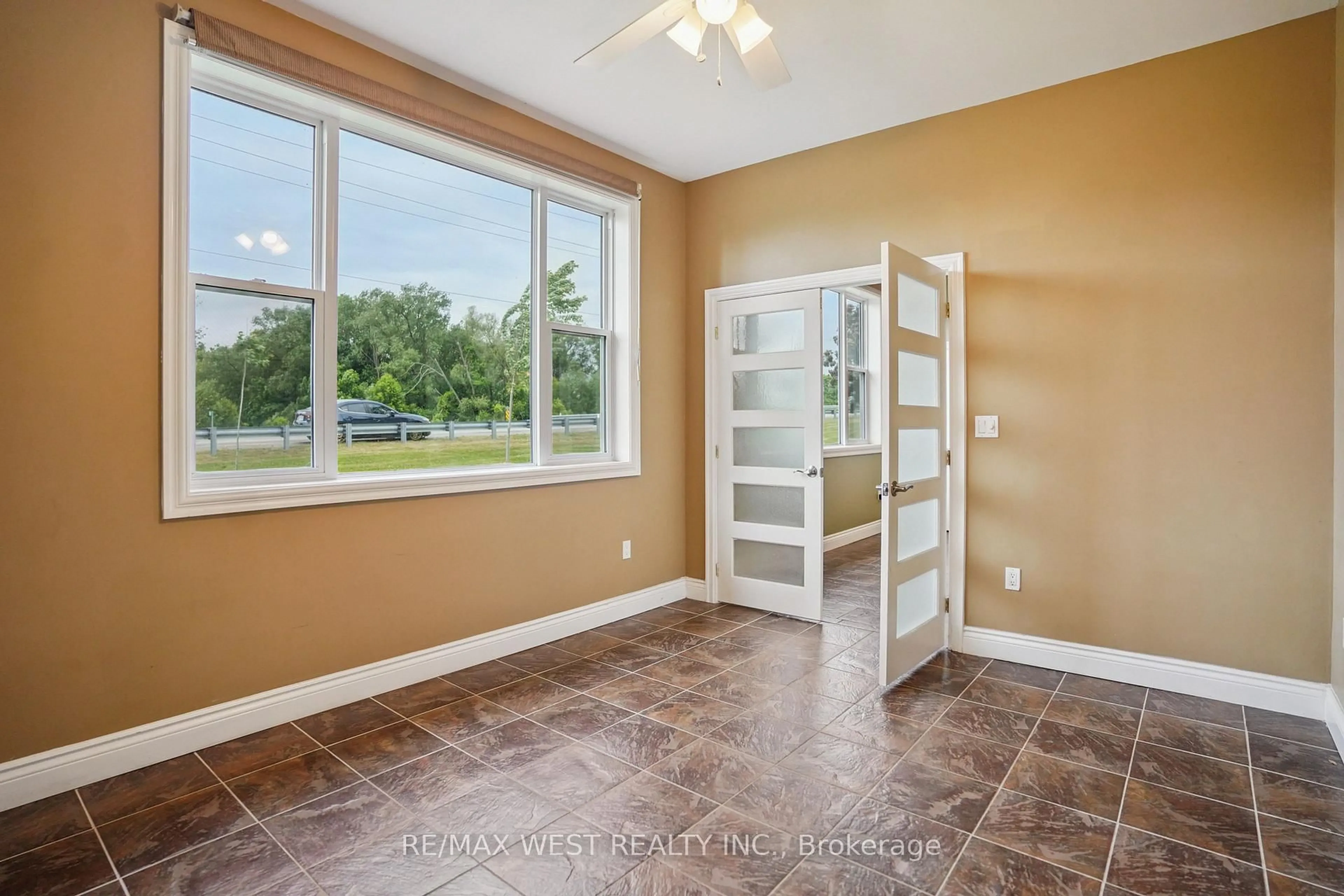 Unknown for 1869 Bloor St, Clarington Ontario L1C 3K3