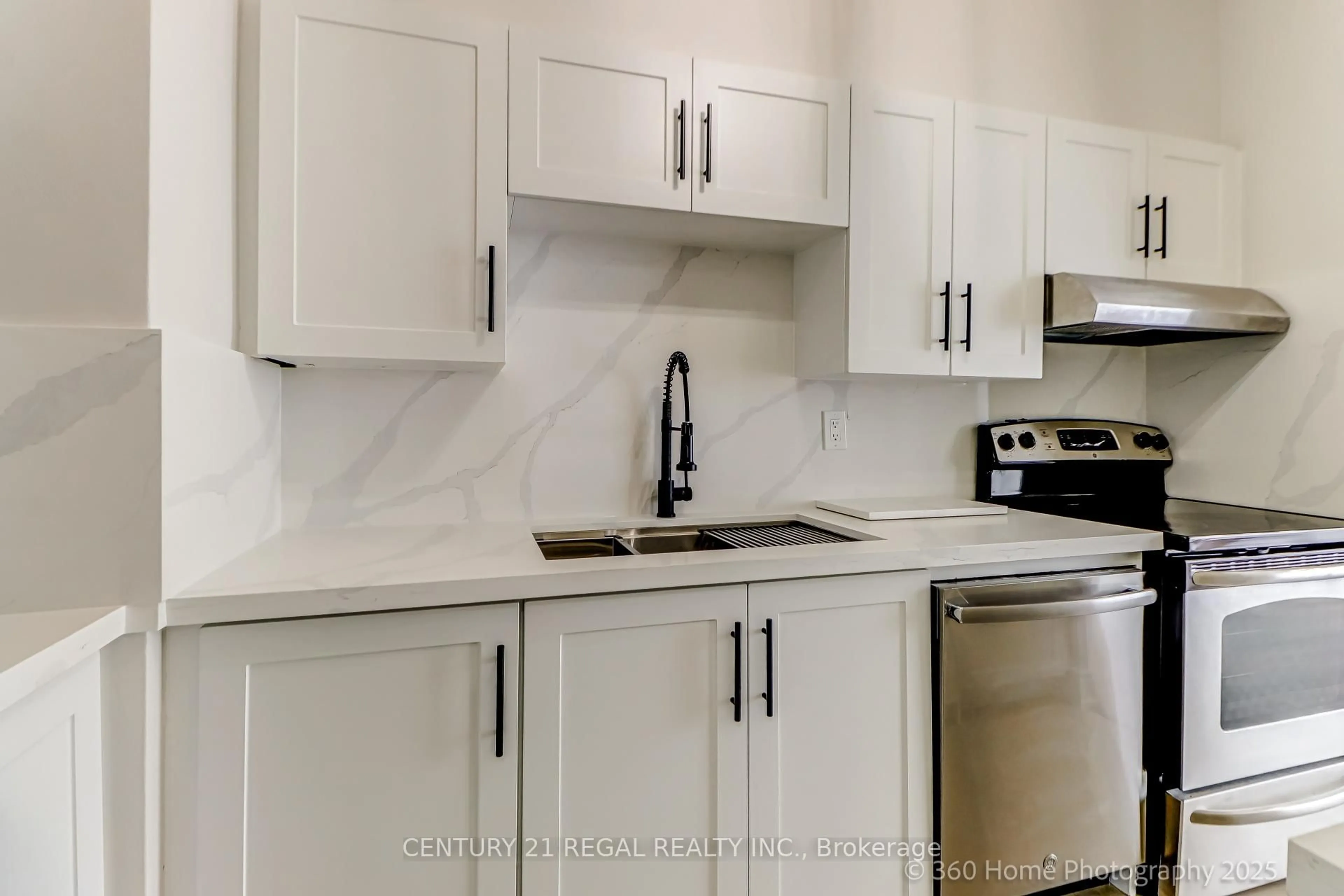 Standard kitchen, ceramic/tile floor for 5 Massey Sq #Ph06, Toronto Ontario M4C 5L6