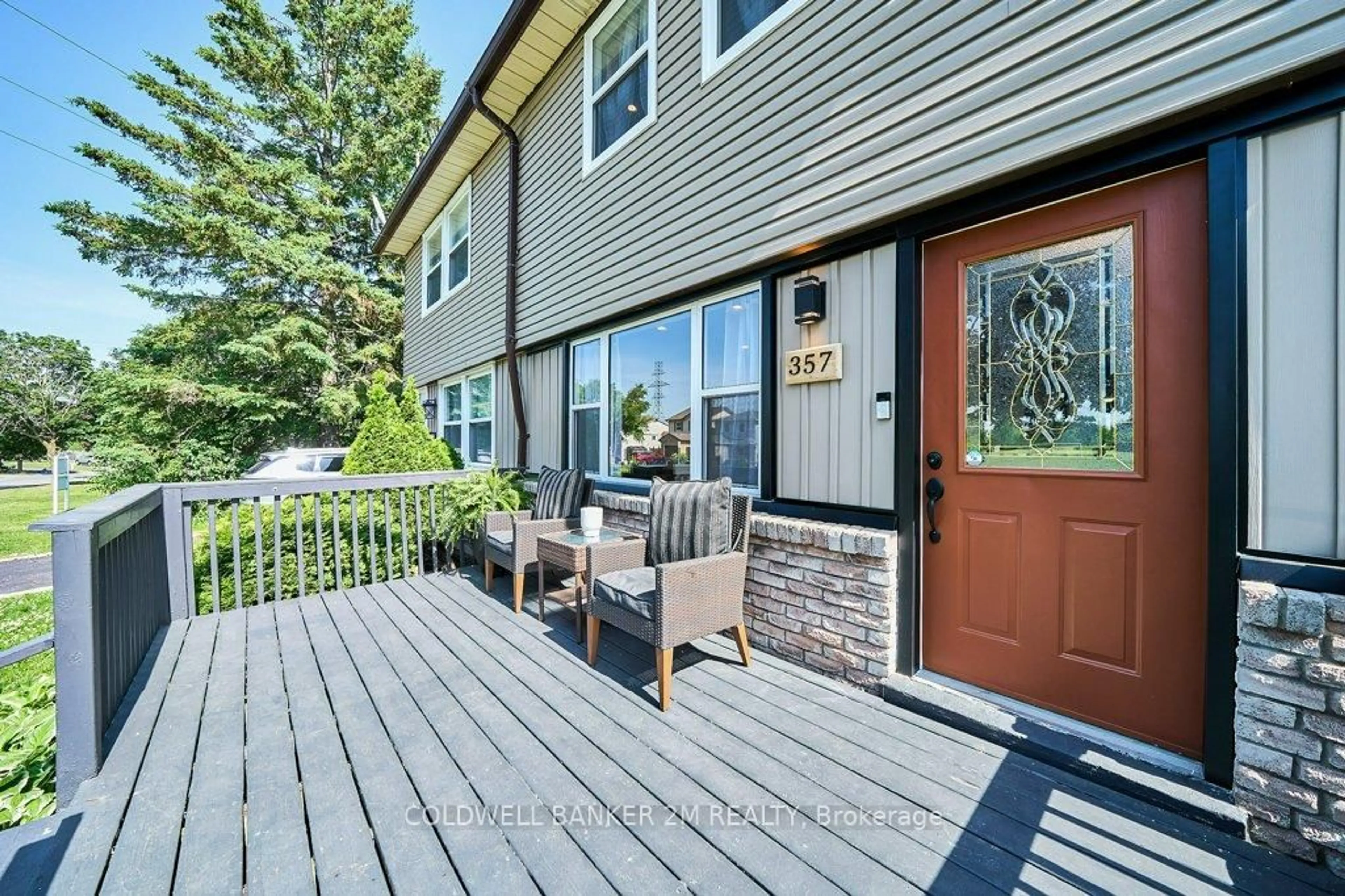Patio, street for 357 Pompano Crt, Oshawa Ontario L1K 1M9