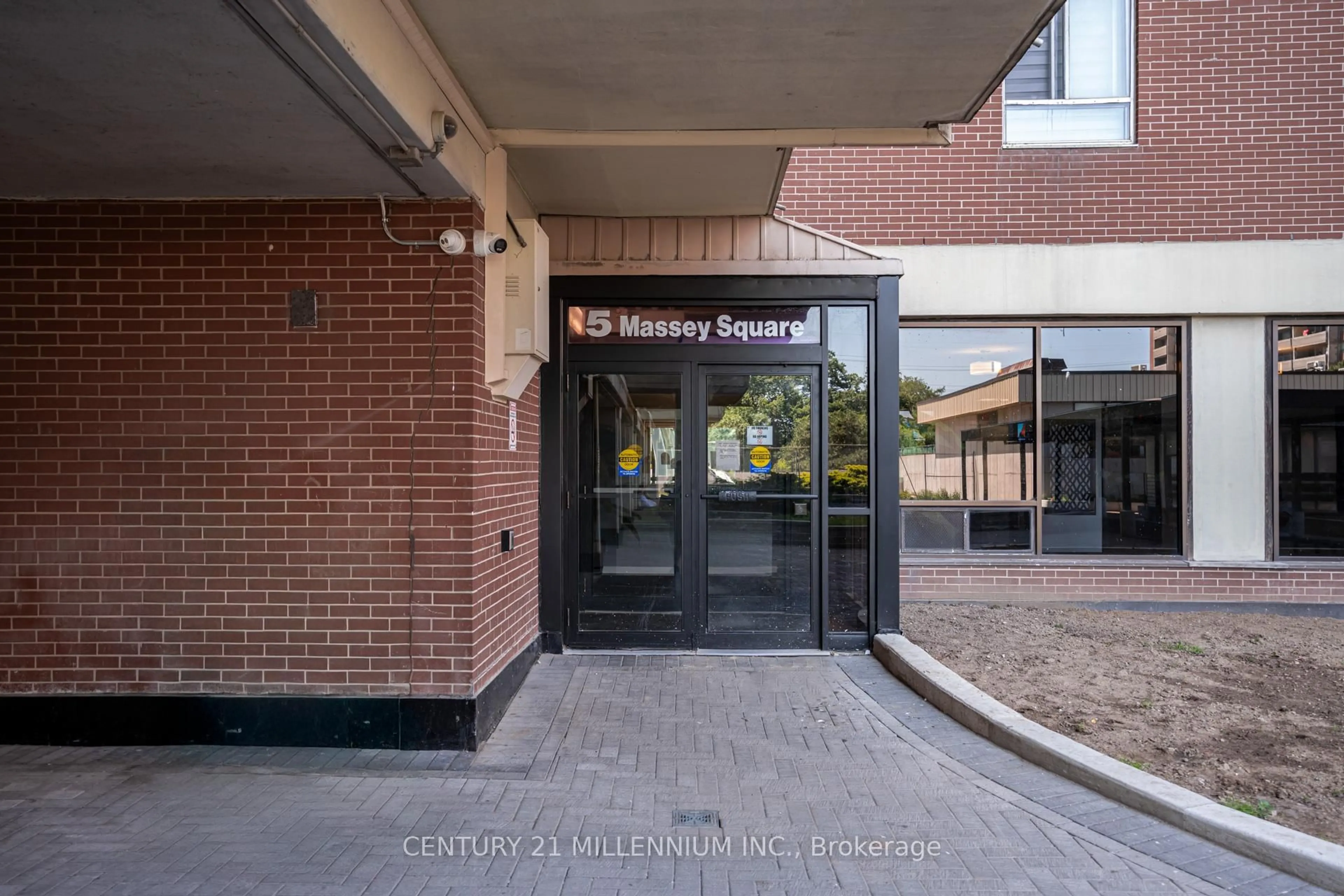 Unknown for 5 Massey Sq #2009, Toronto Ontario M4C 5L6