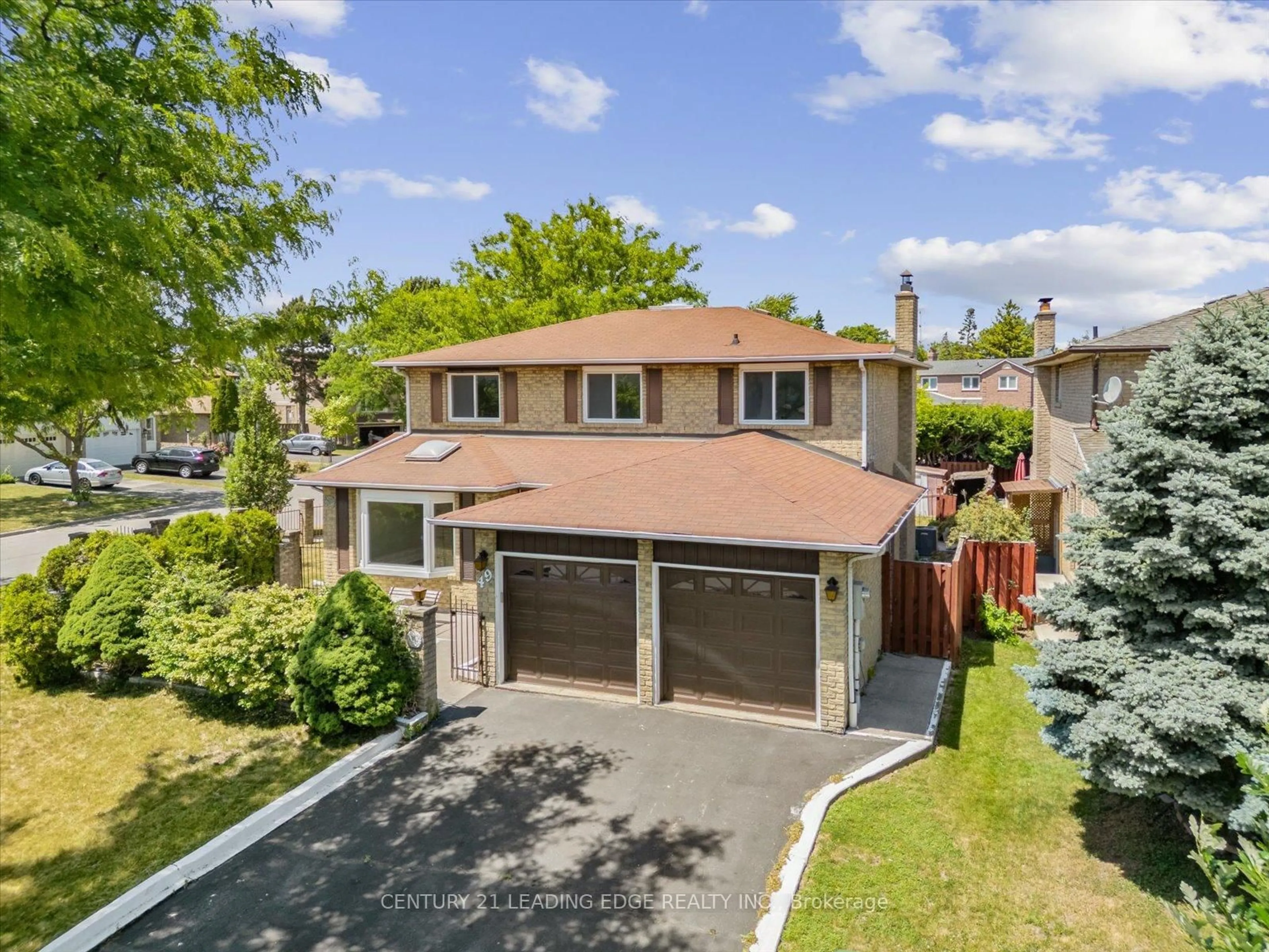 A pic from outside/outdoor area/front of a property/back of a property/a pic from drone, street for 49 Farmhill Crt, Toronto Ontario M1B 2M1