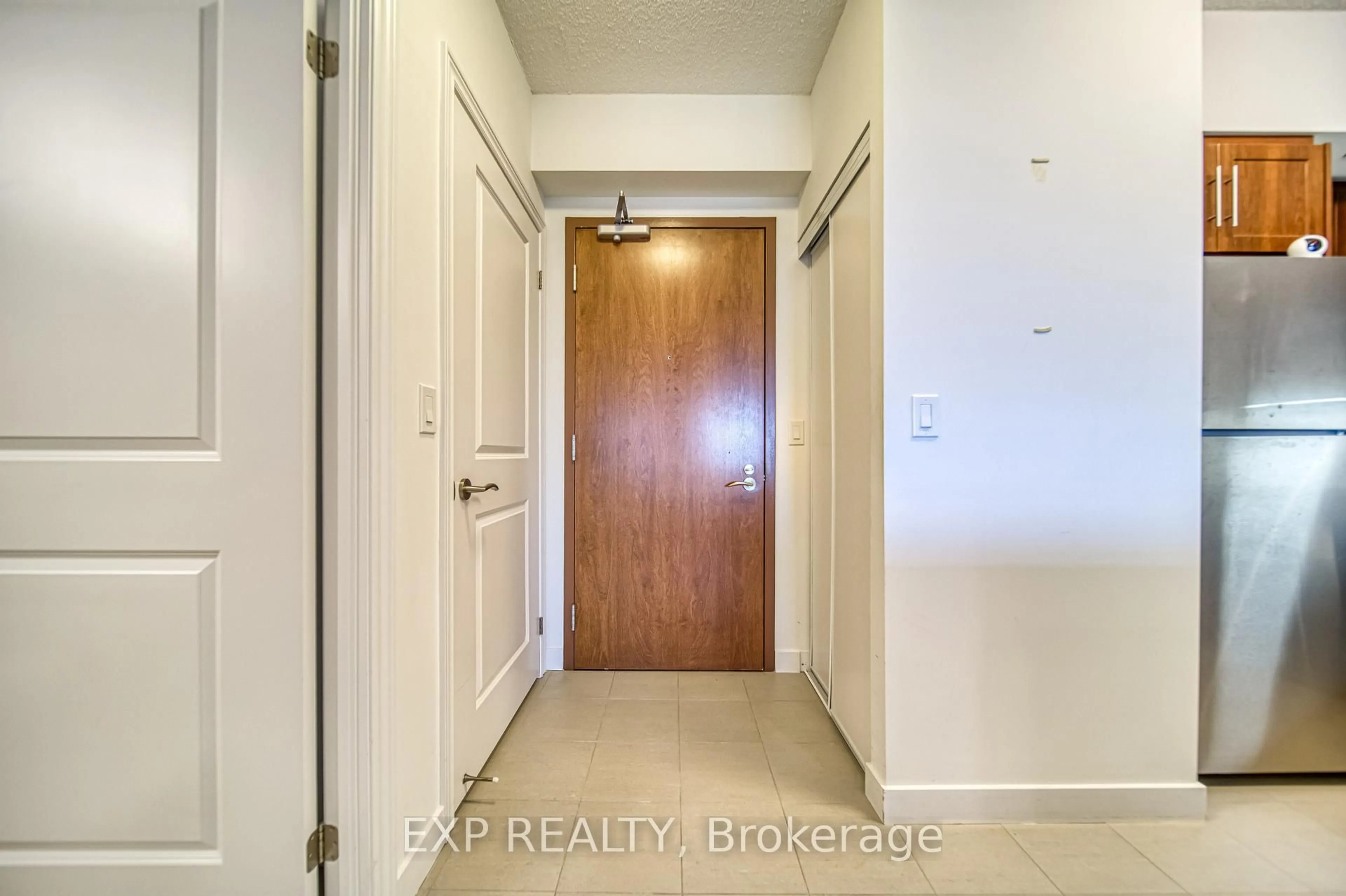 Indoor entryway for 1038 Mcnicoll Ave #707, Toronto Ontario M1W 0A4