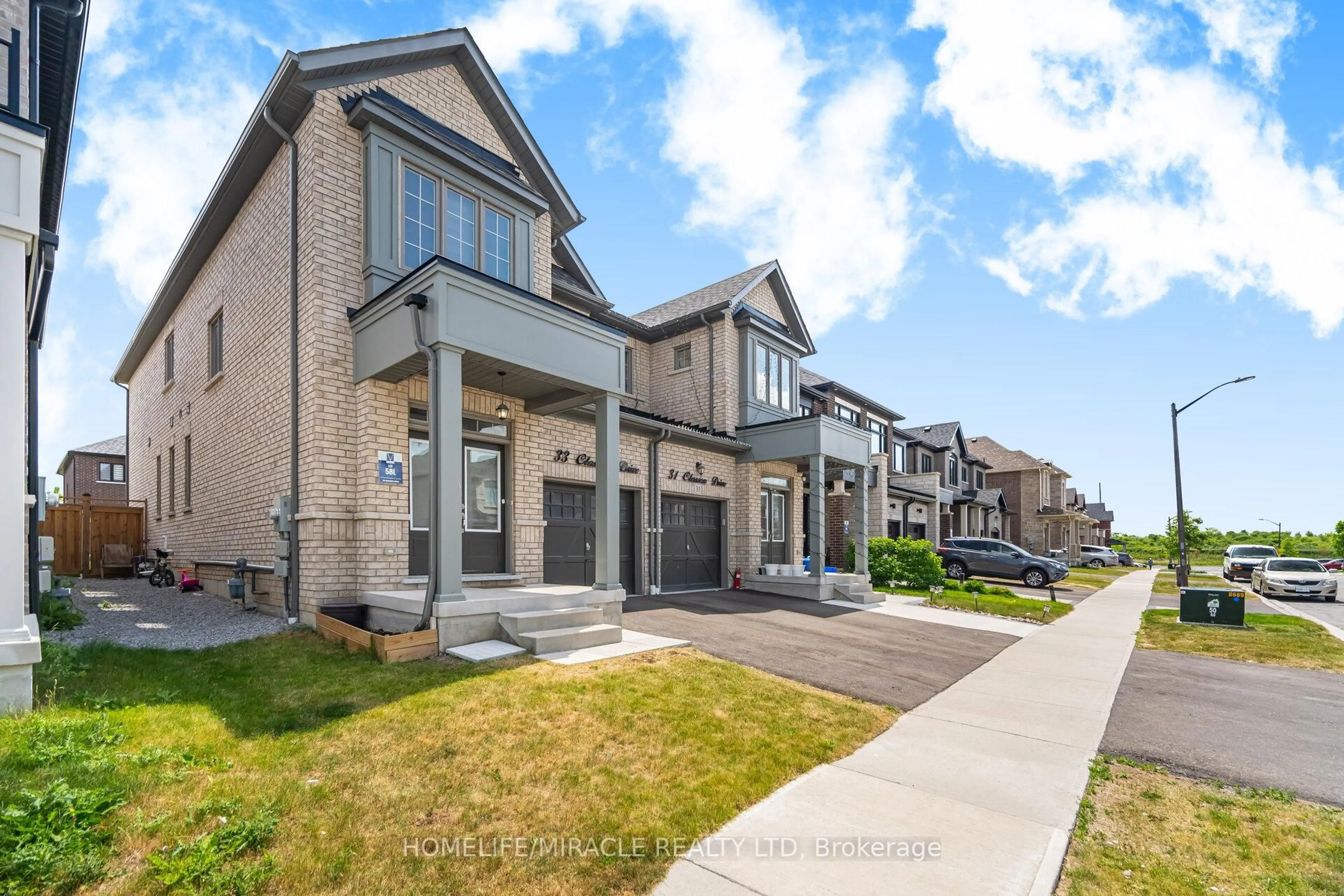 Unknown for 33 Closson Dr, Whitby Ontario L1P 0M9