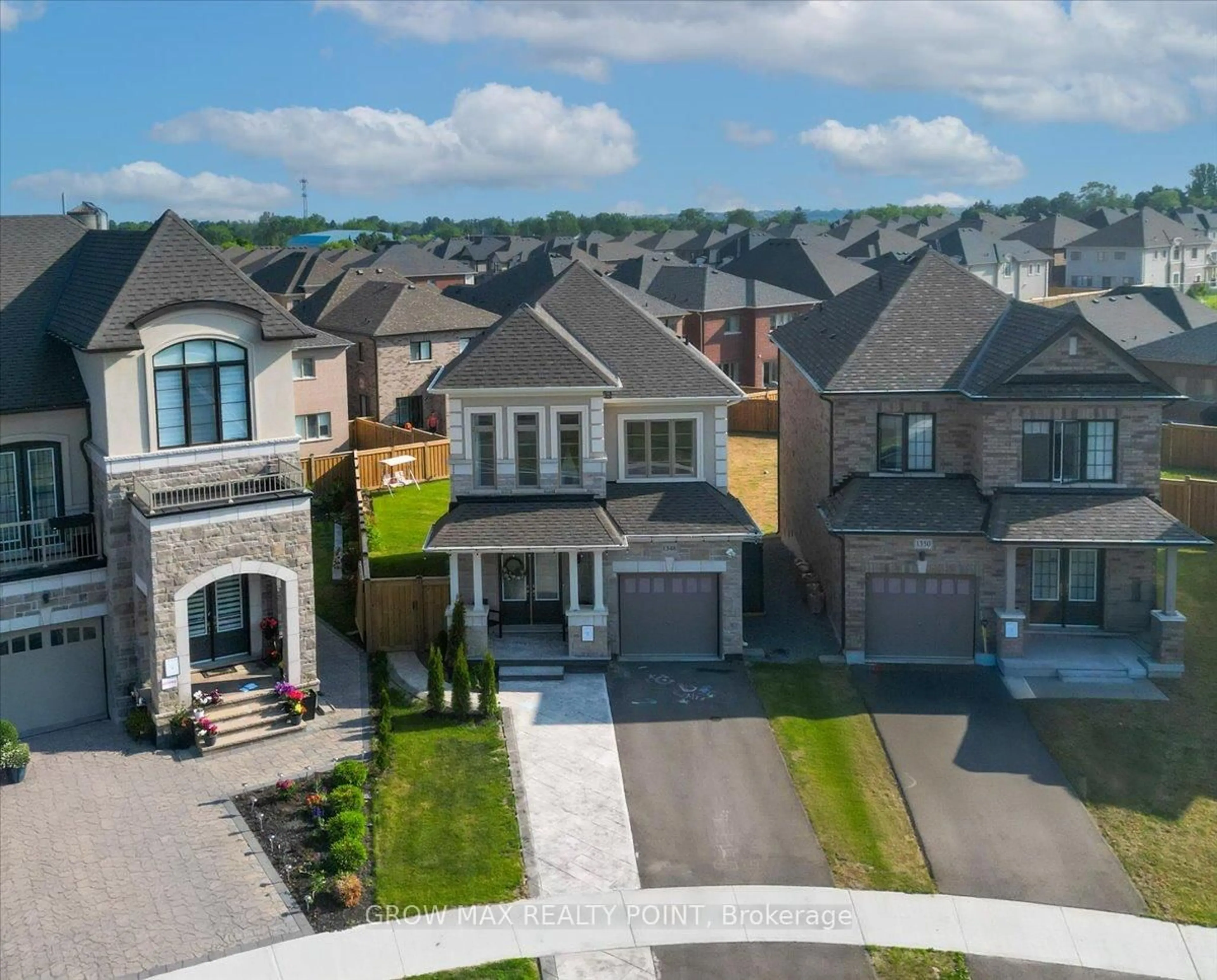 A pic from outside/outdoor area/front of a property/back of a property/a pic from drone, street for 1348 Apollo St, Oshawa Ontario L1K 3E6