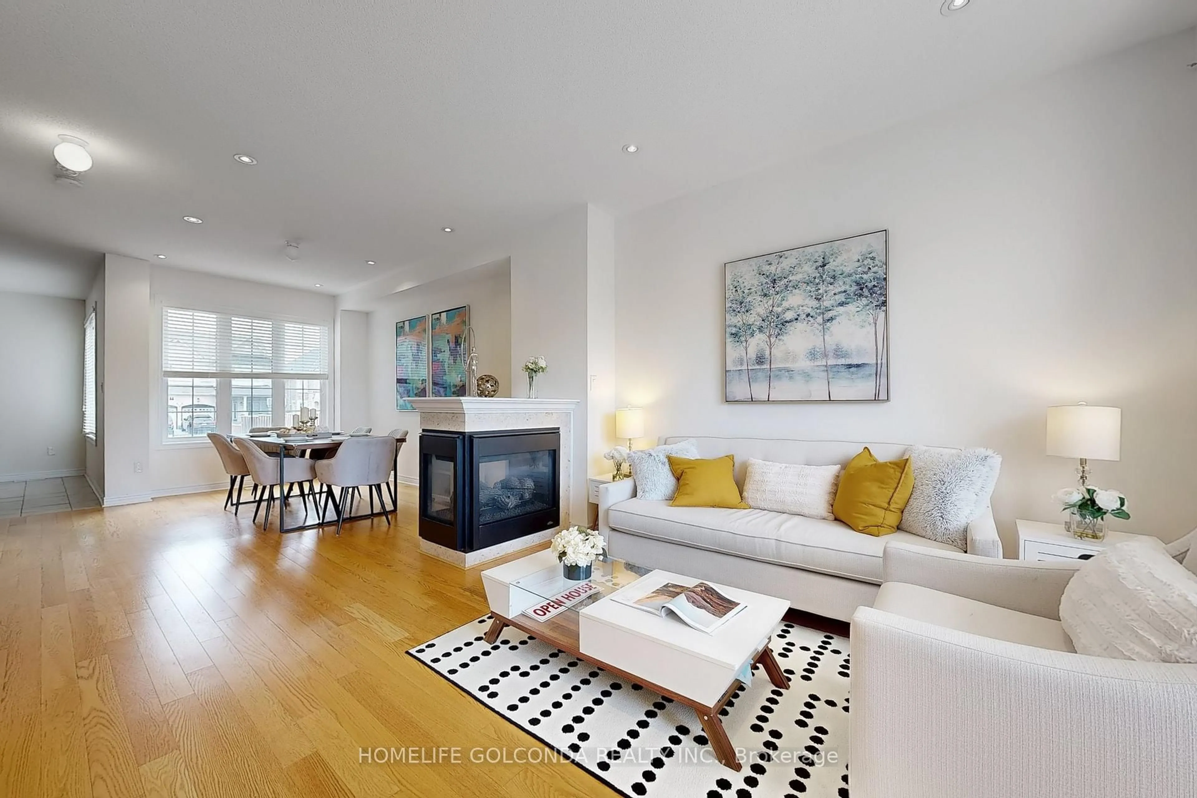 Living room with furniture, unknown for 118 Braebrook Dr, Whitby Ontario L1R 0M9