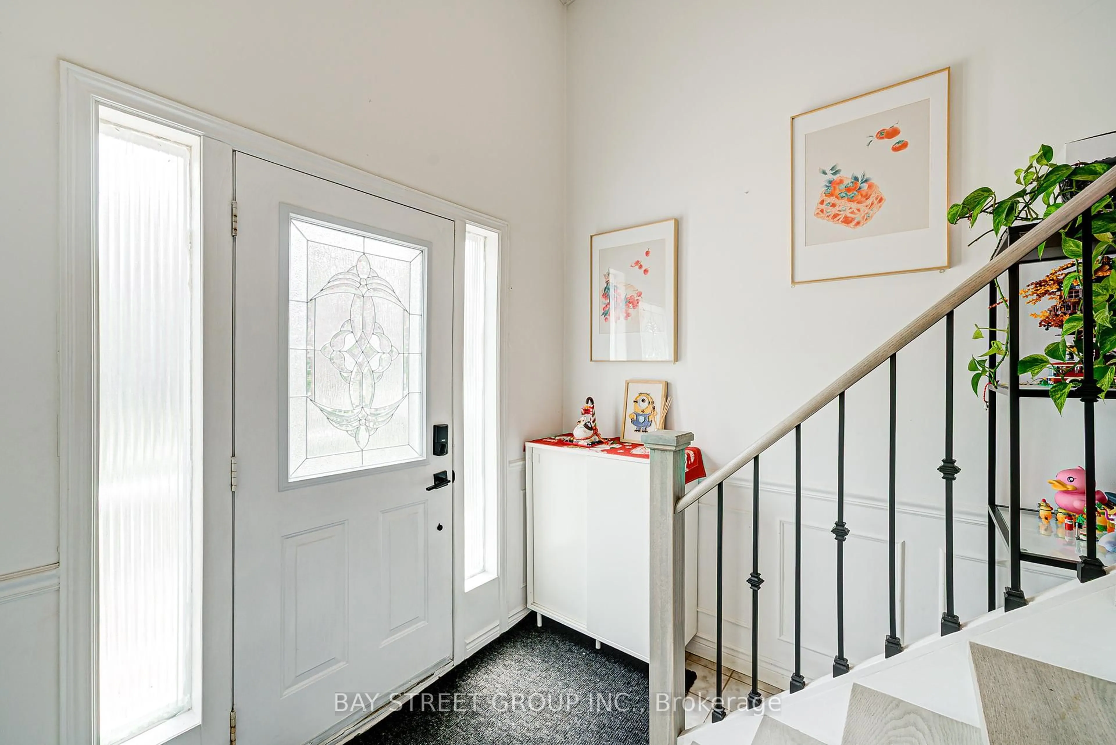 Indoor entryway for 64 Rakewood Cres, Toronto Ontario M1V 1M7