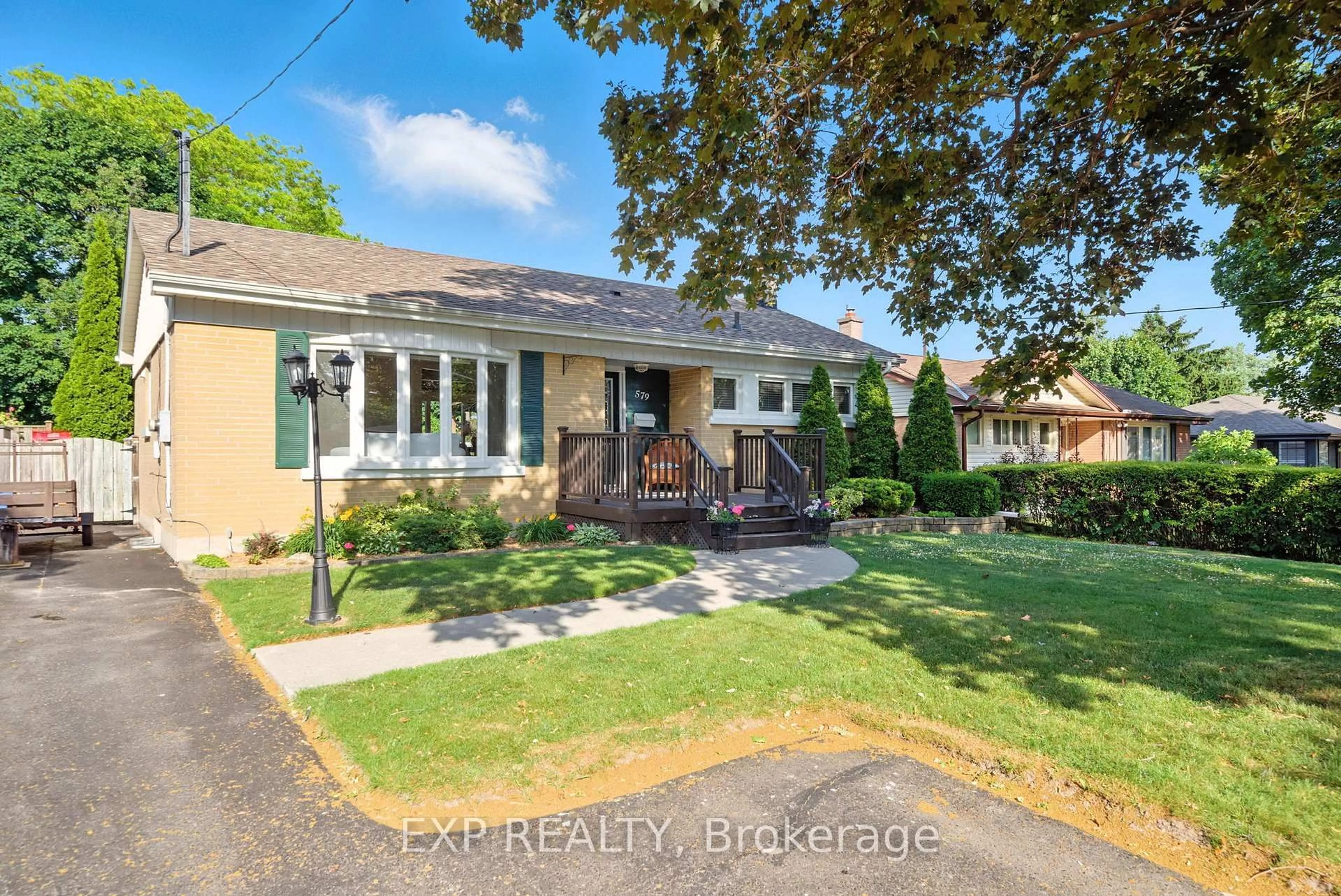 A pic from outside/outdoor area/front of a property/back of a property/a pic from drone, street for 579 Fernhill Blvd, Oshawa Ontario L1J 5J9