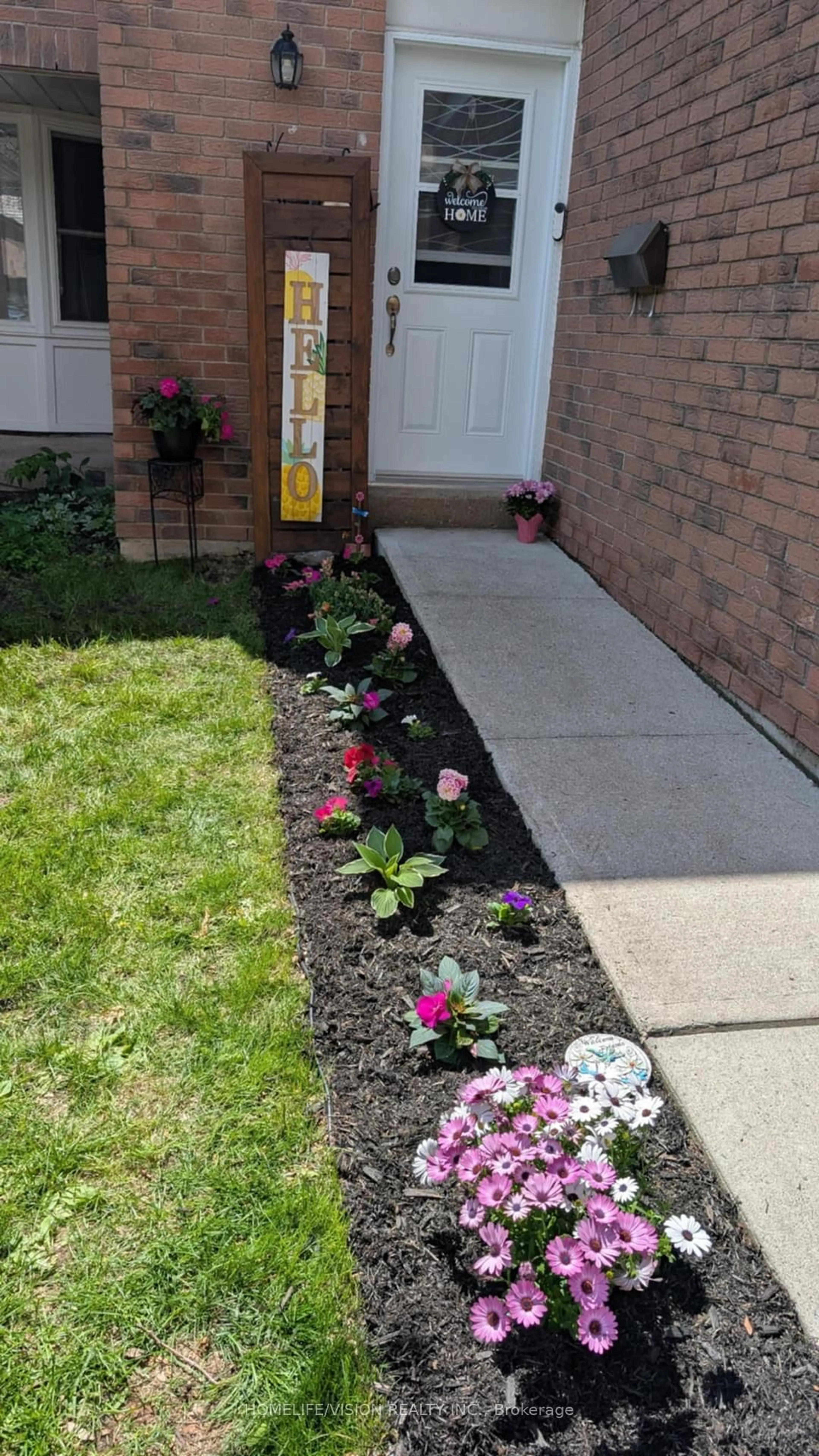 Patio, street for 700 Harmony Rd #46, Oshawa Ontario L1G 7R9