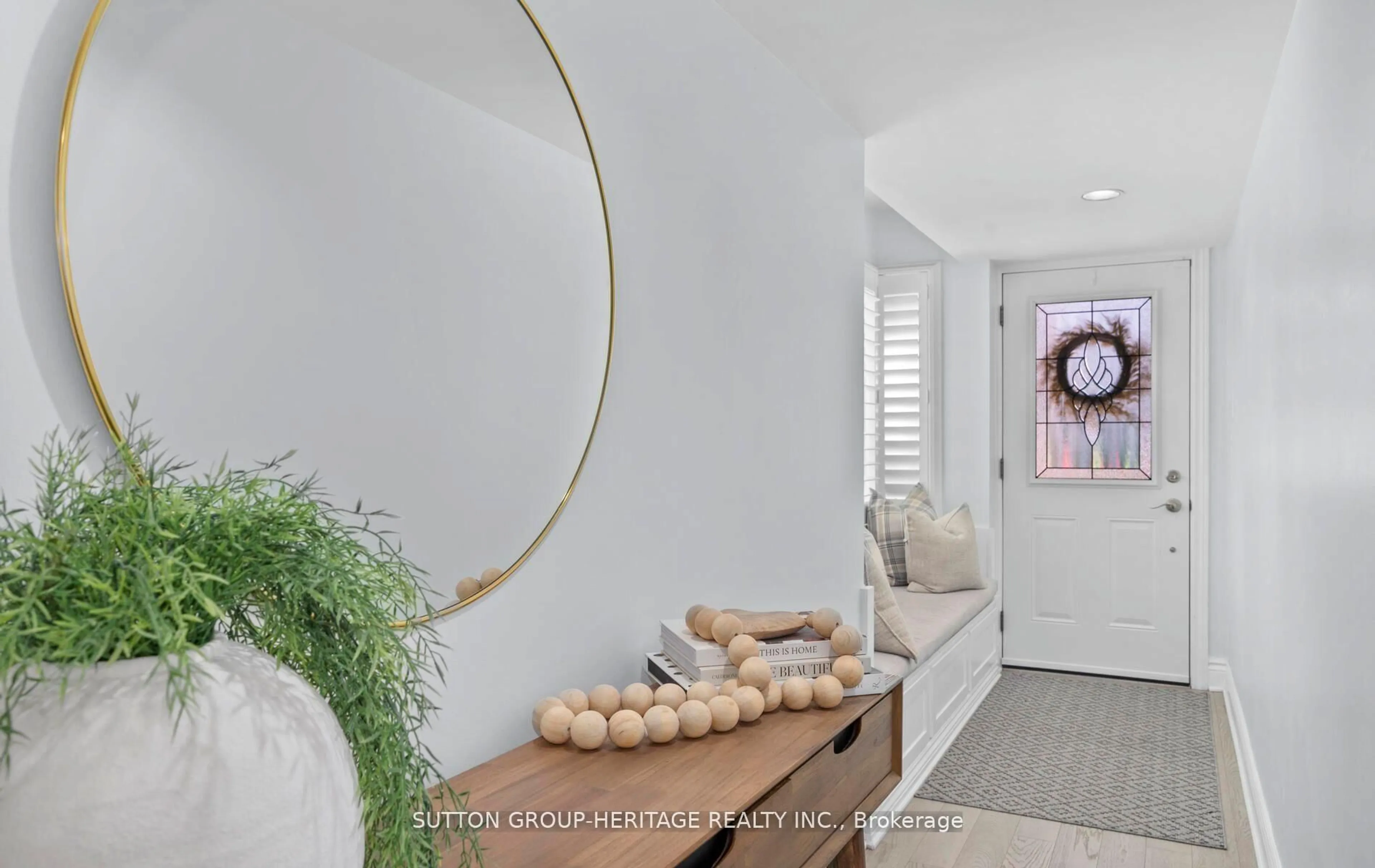 Indoor entryway for 2 Cumberland Lane, Ajax Ontario L1S 7K4