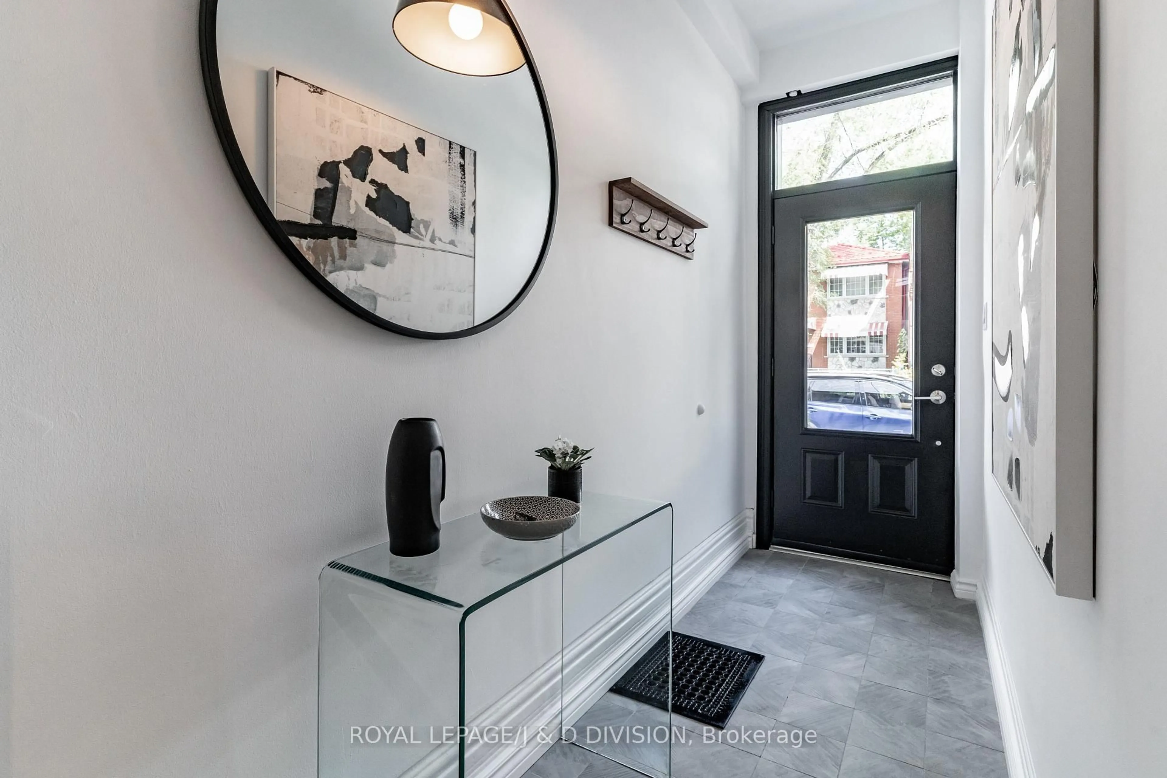 Indoor entryway for 59 Austin Ave, Toronto Ontario M4M 1V7