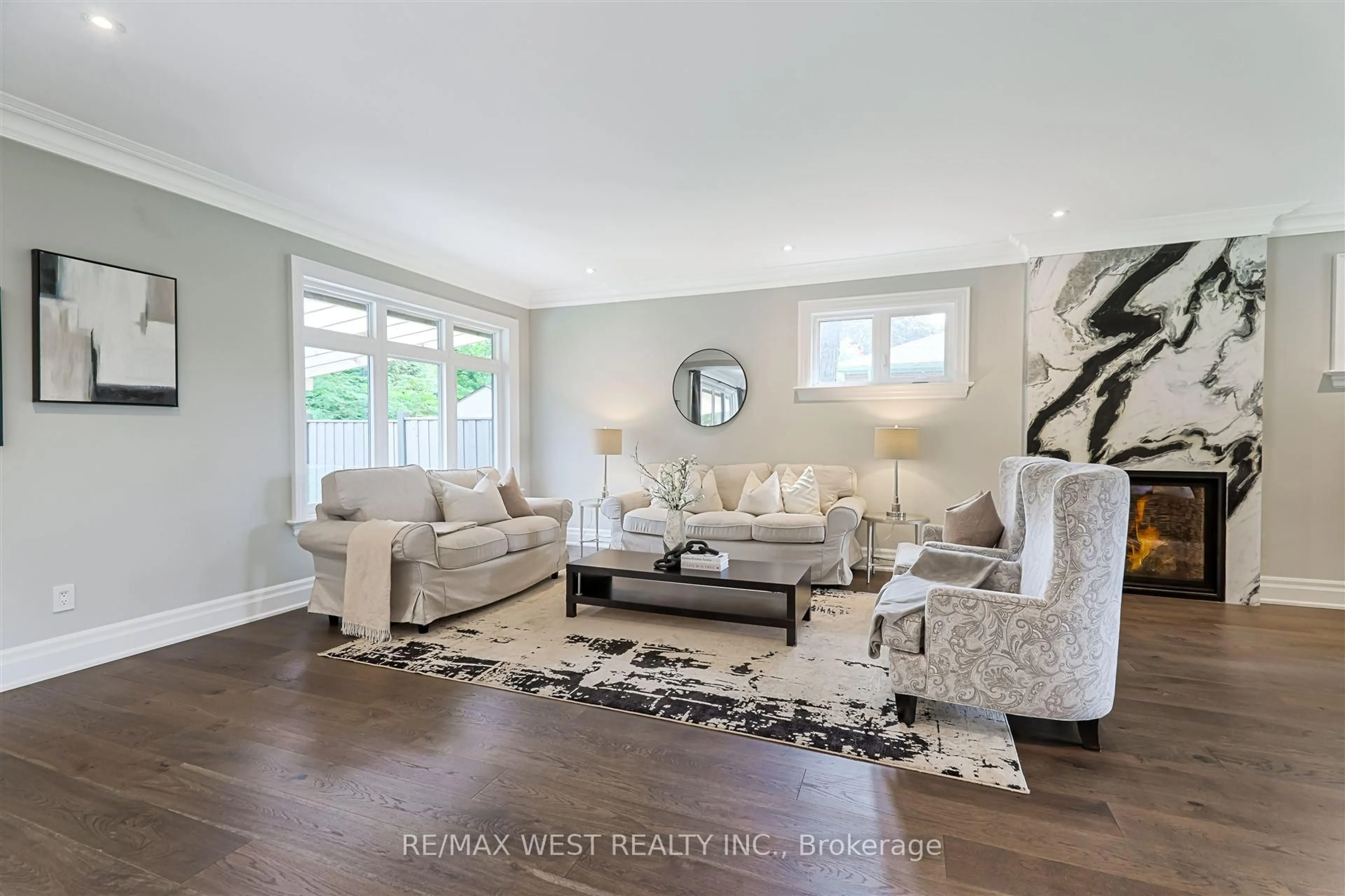 Living room with furniture, unknown for 18 Windy Ridge Dr, Toronto Ontario M1M 1H5
