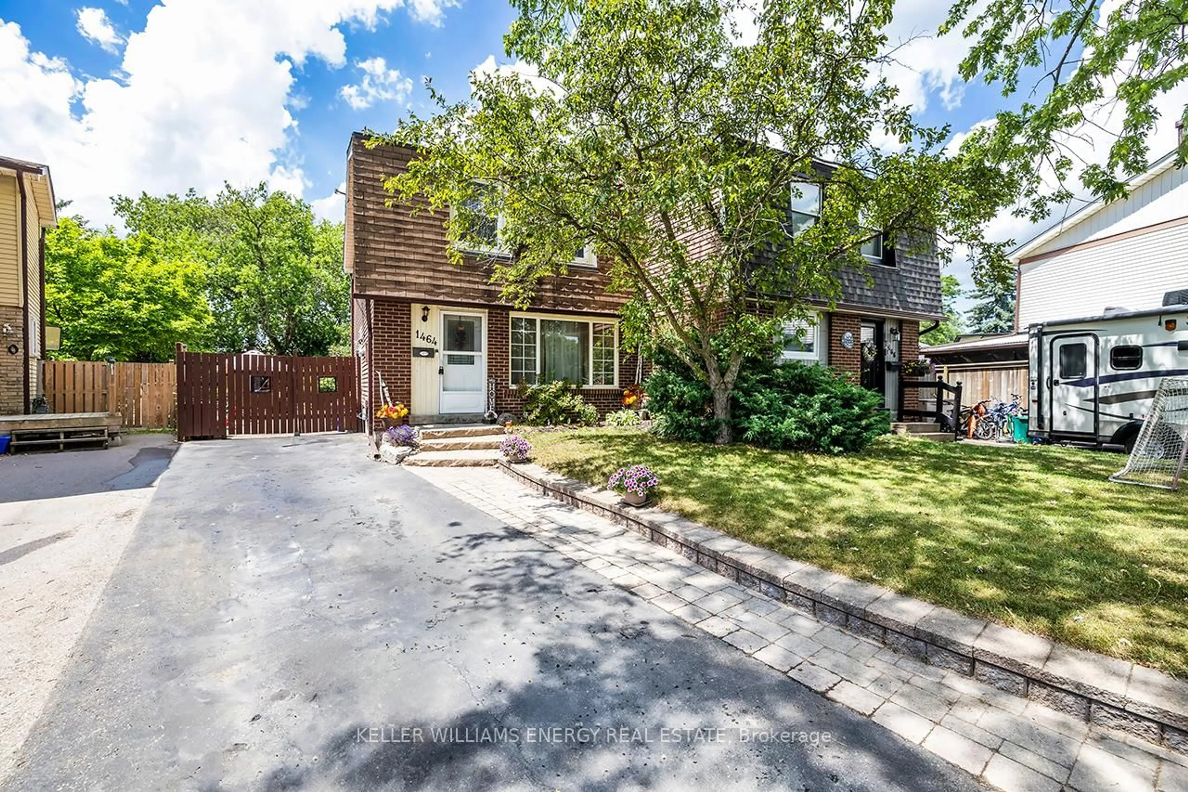 Home with brick exterior material, street for 1464 Largo Cres, Oshawa Ontario L1G 7E5