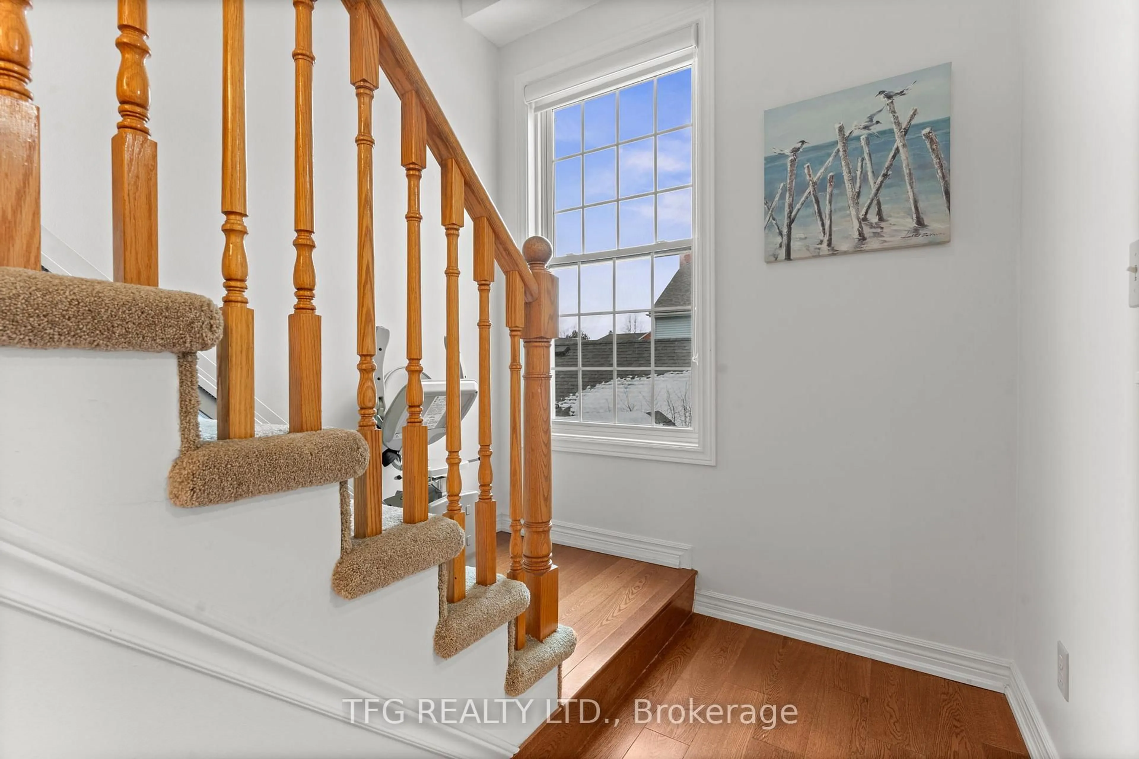 Indoor foyer for 1667 Nash Rd #F16, Clarington Ontario L1E 1S8