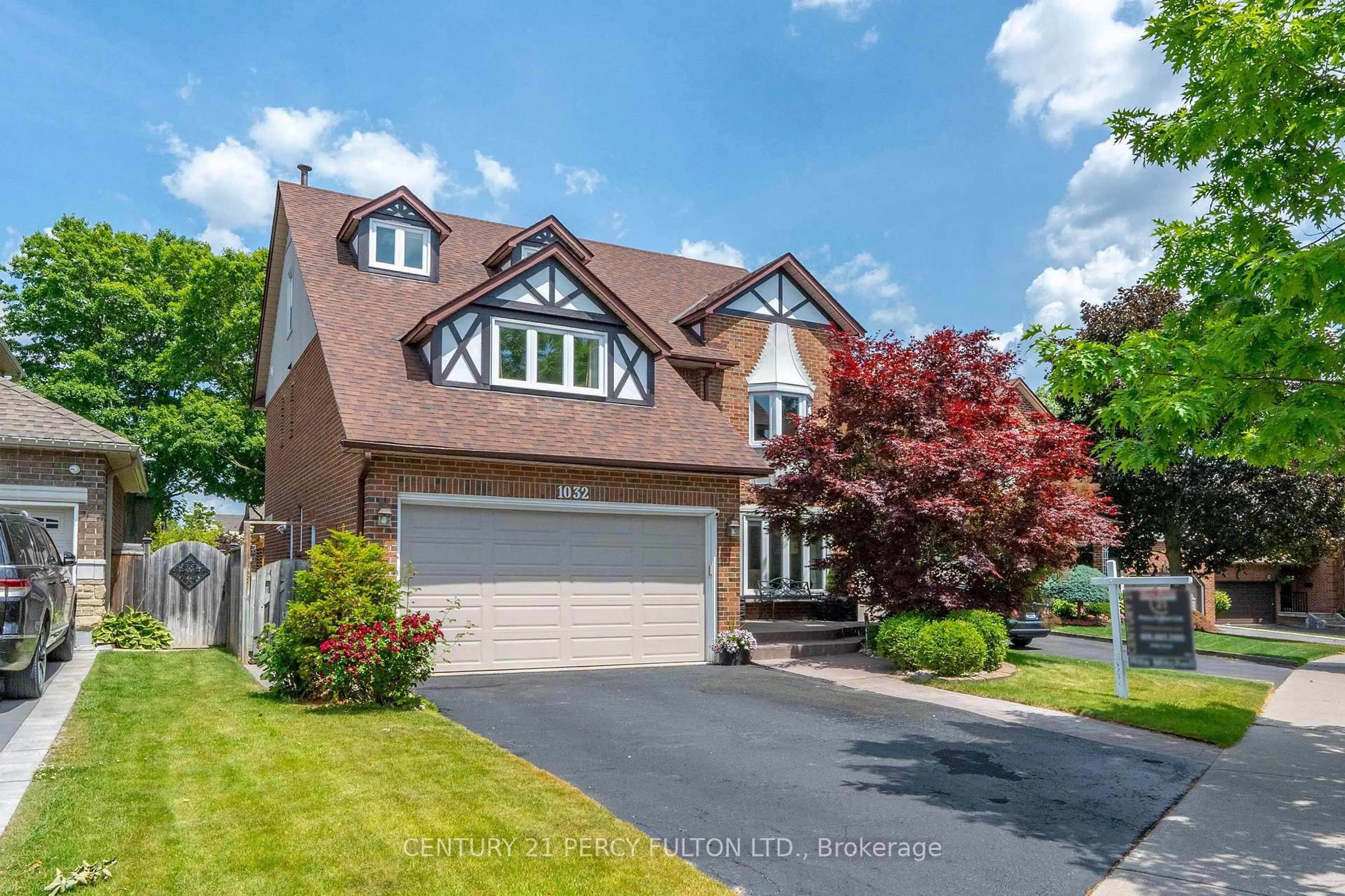 Home with brick exterior material, street for 1032 Rambleberry Ave, Pickering Ontario L1V 5X6