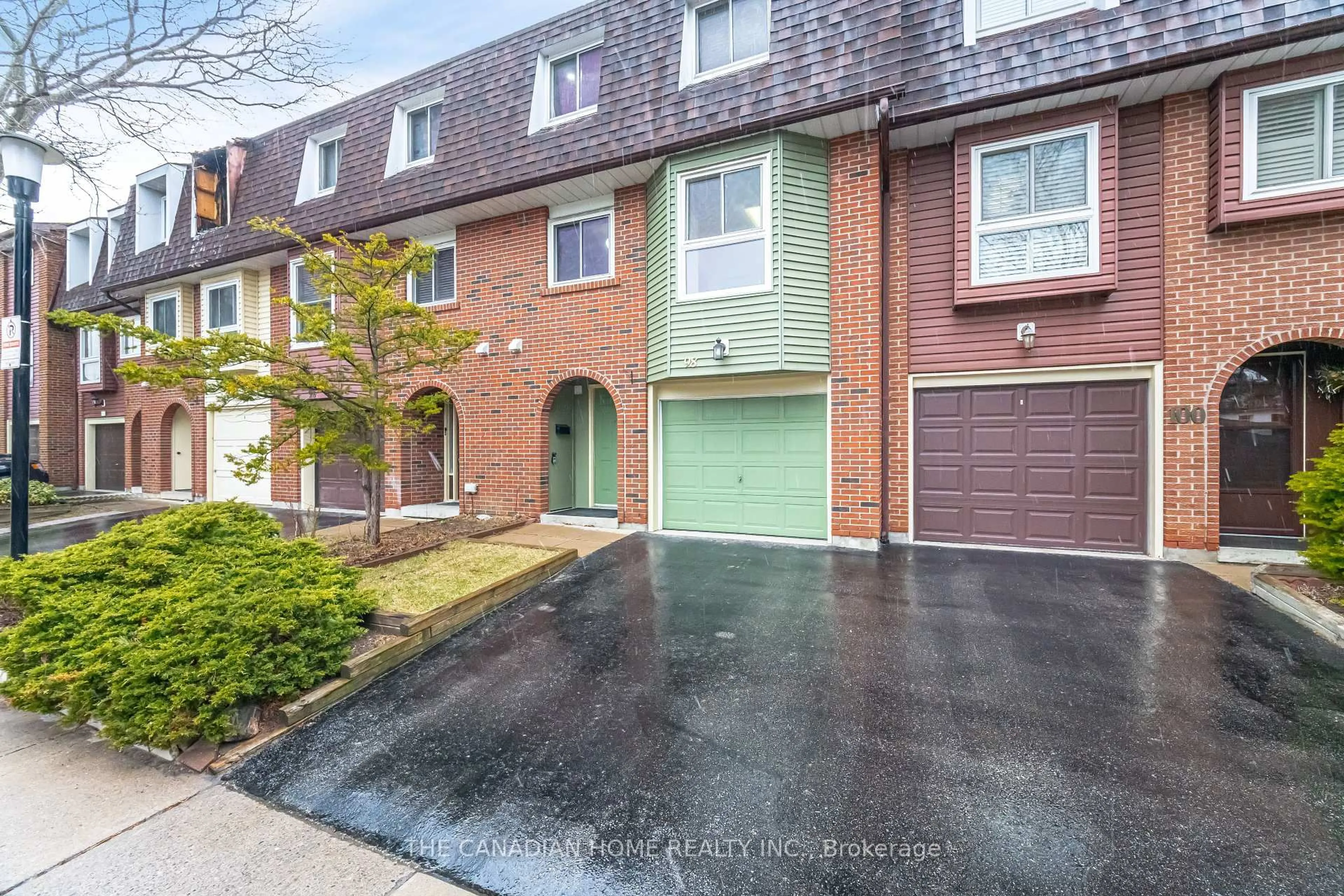 Home with brick exterior material, street for 4662 Kingston Rd #98, Toronto Ontario M1E 4Y7