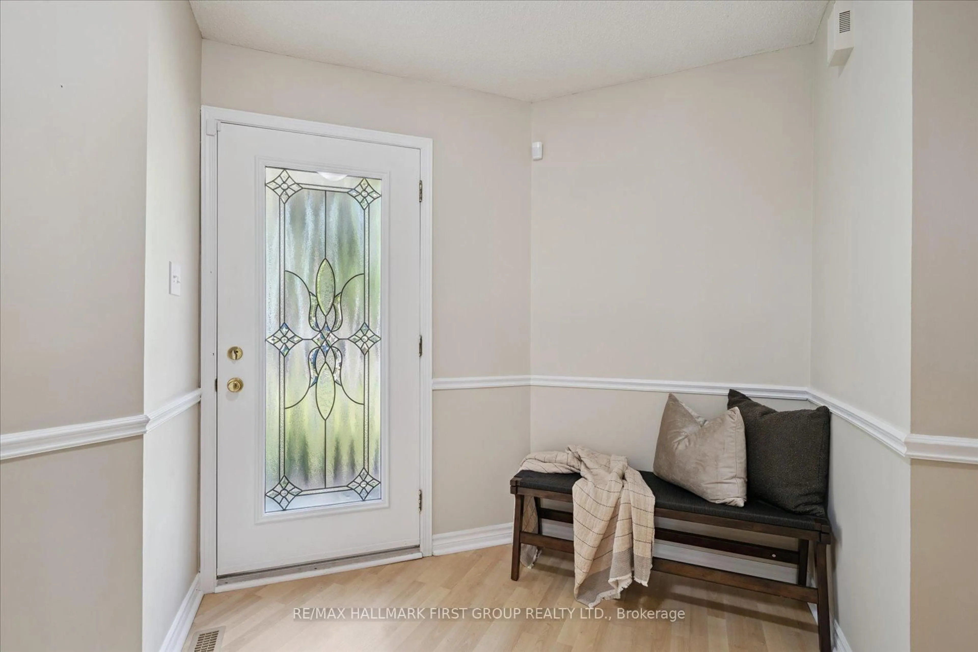 Indoor entryway for 76 Pembry Dr, Ajax Ontario L1S 6N9