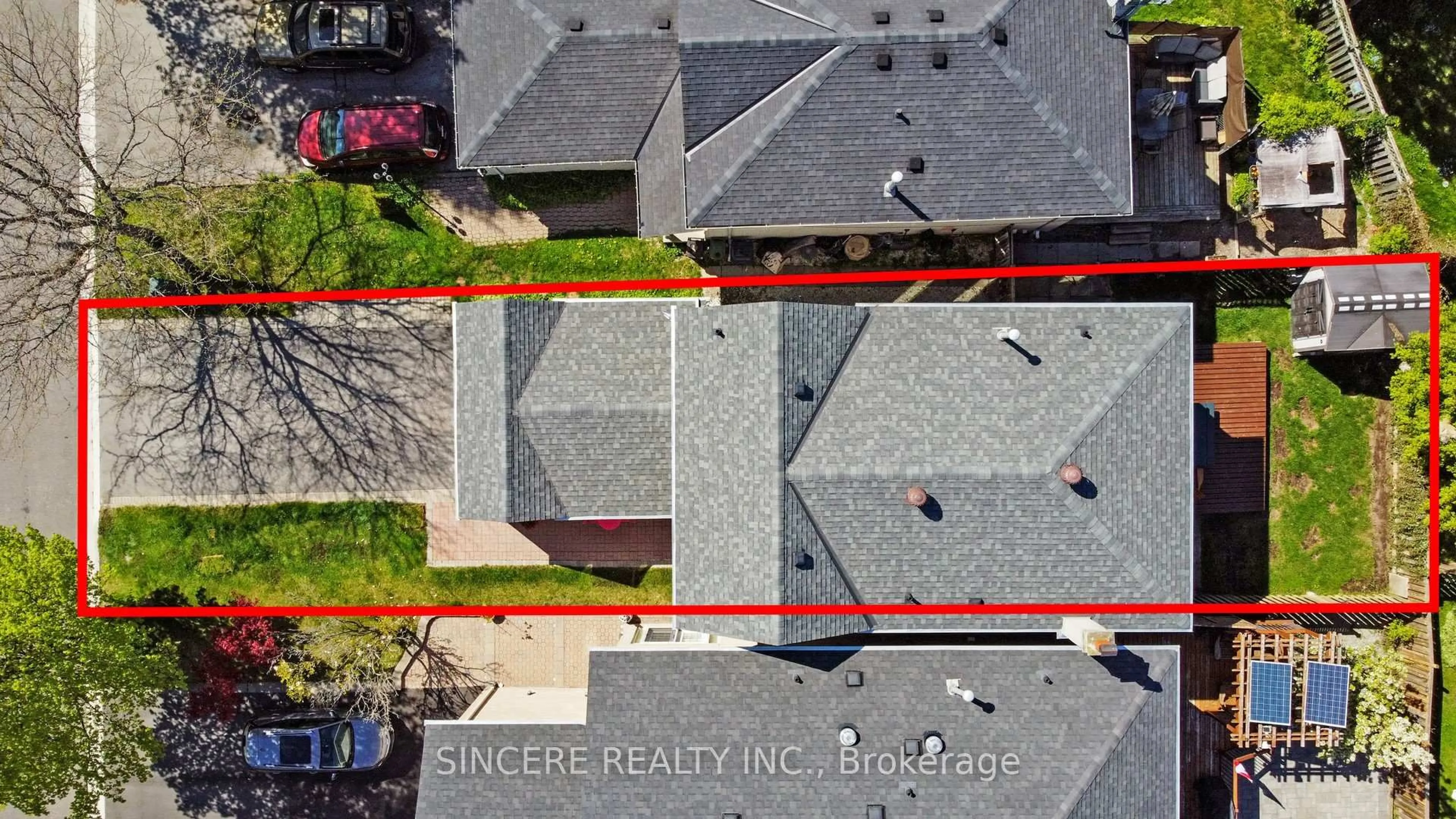 A pic from outside/outdoor area/front of a property/back of a property/a pic from drone, street for 25 Greybeaver Tr, Toronto Ontario M1C 4P1
