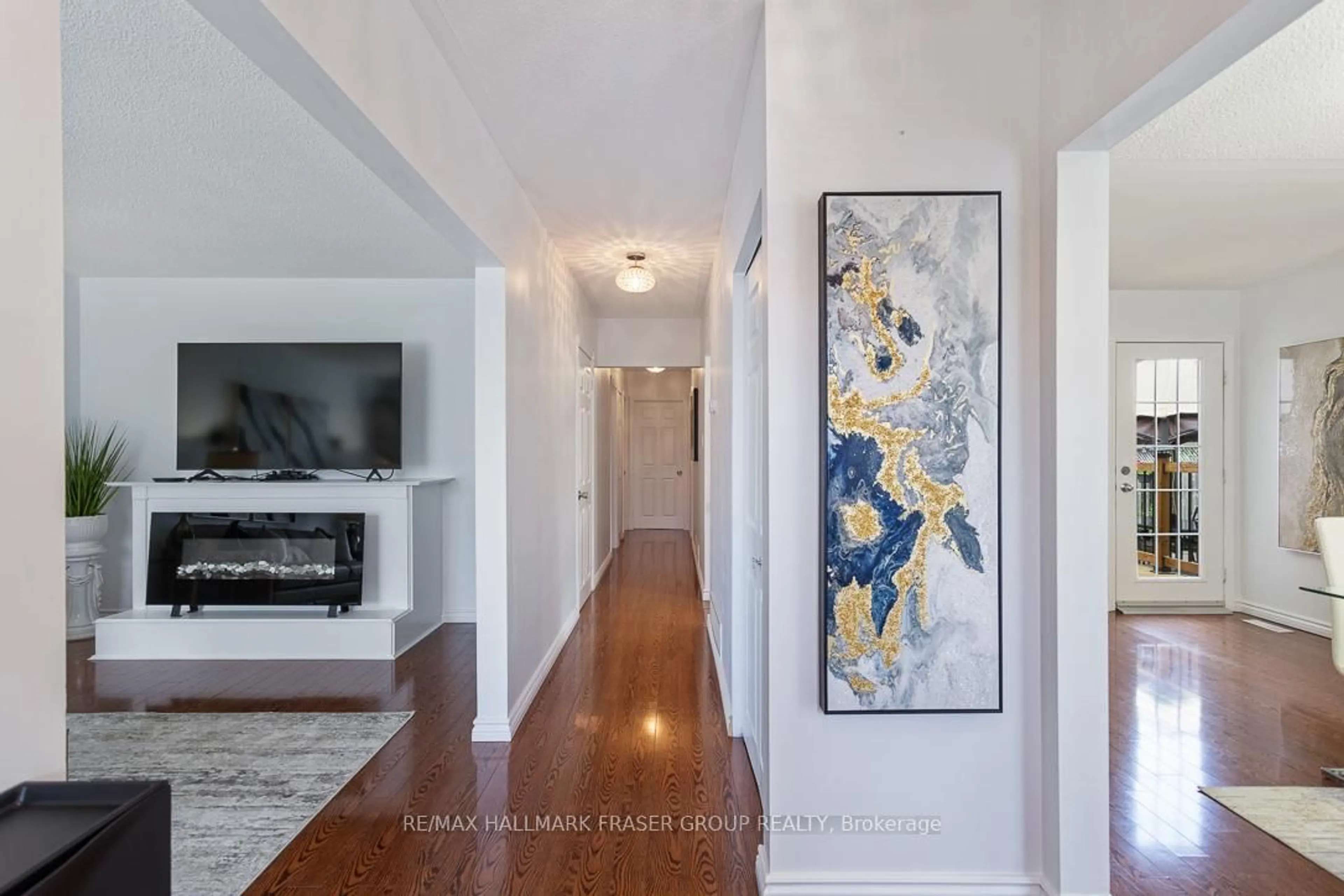 Indoor entryway for 756 Hillcrest Rd, Pickering Ontario L1W 2P4