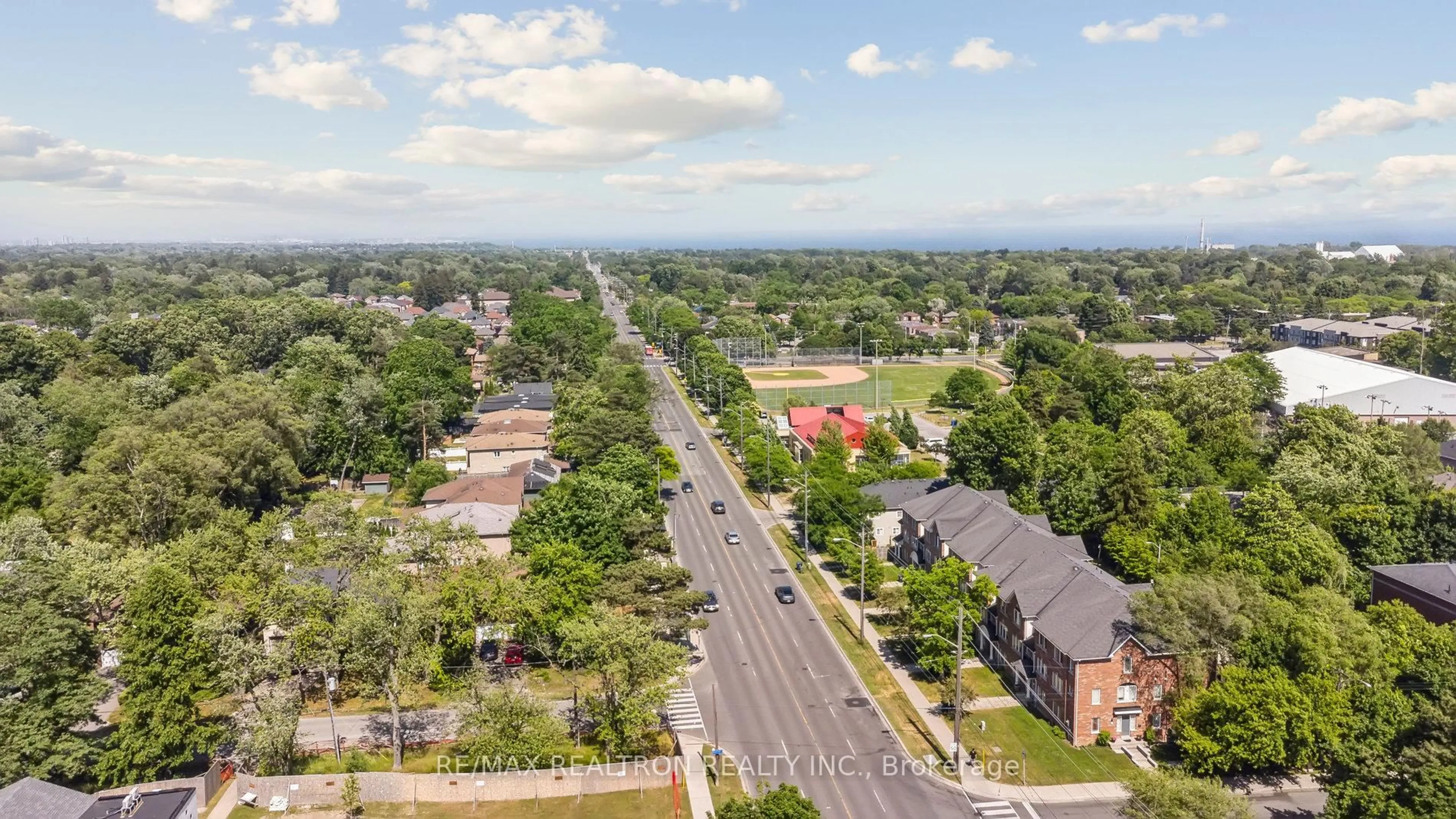 A pic from outside/outdoor area/front of a property/back of a property/a pic from drone, street for 145 Homestead Rd, Toronto Ontario M1E 3S1