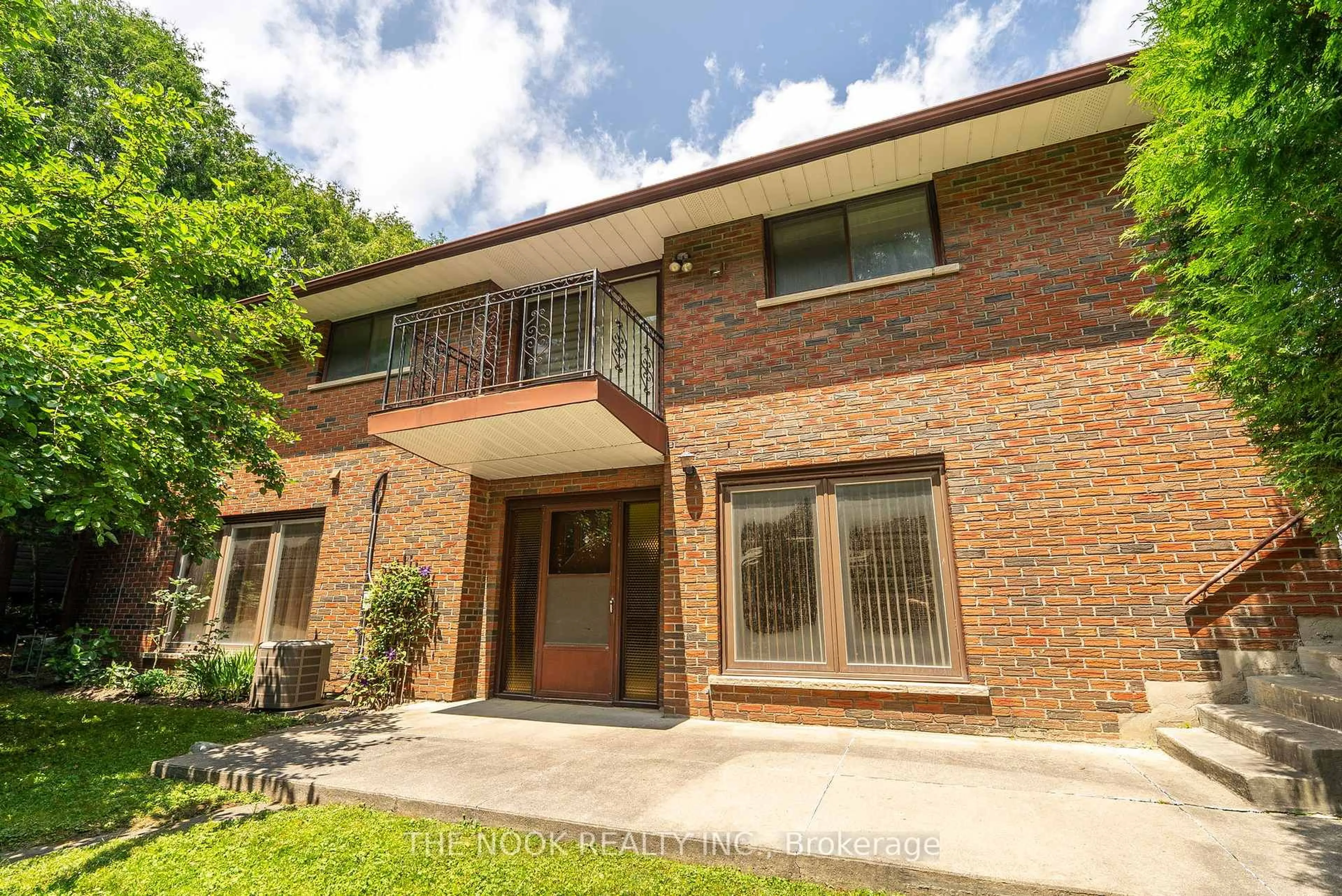 Home with brick exterior material, unknown for 351 Rossland Rd, Oshawa Ontario L1G 2X2
