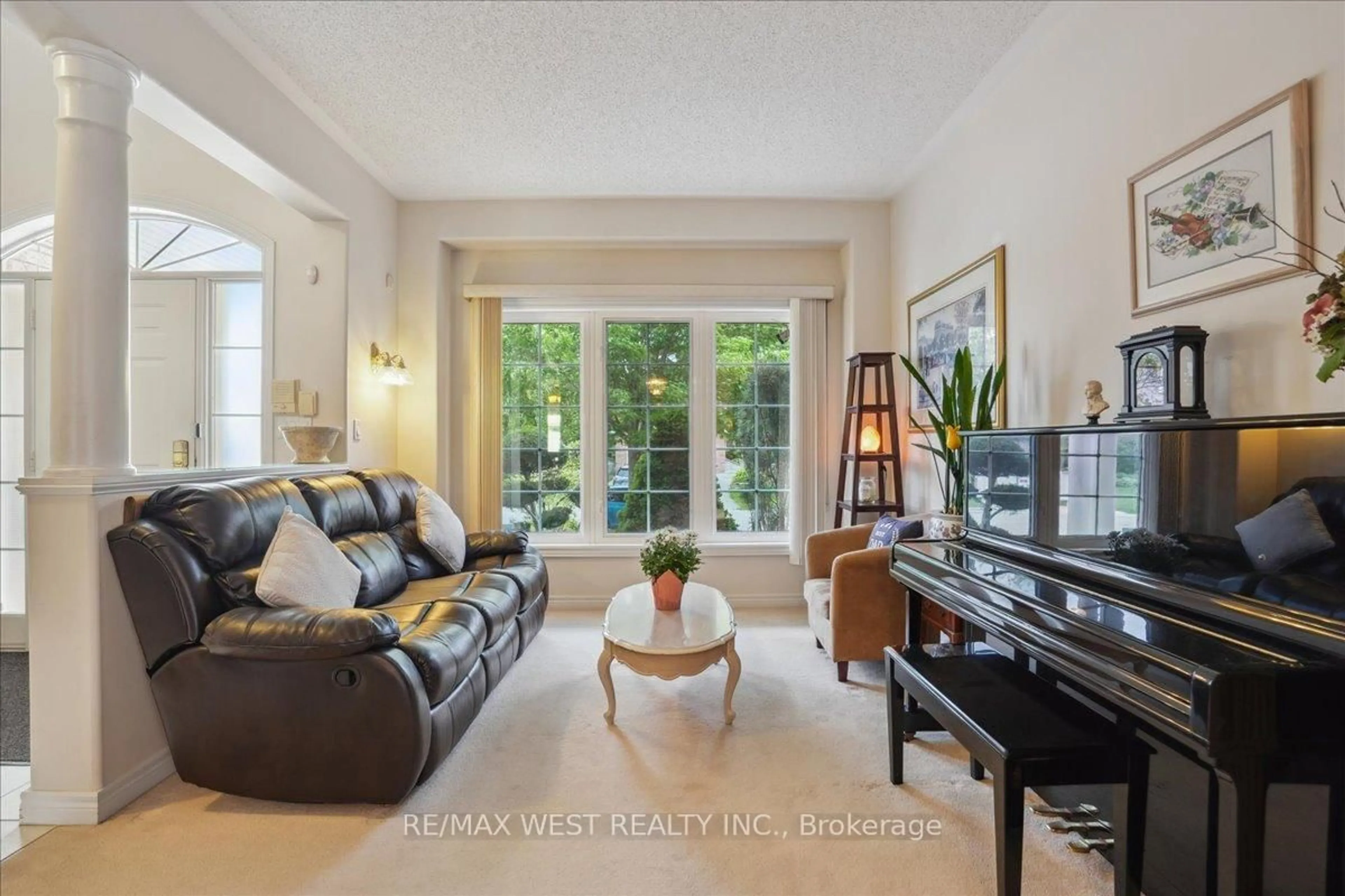 Living room with furniture, unknown for 1964 Walreg Dr, Oshawa Ontario L1G 7W1