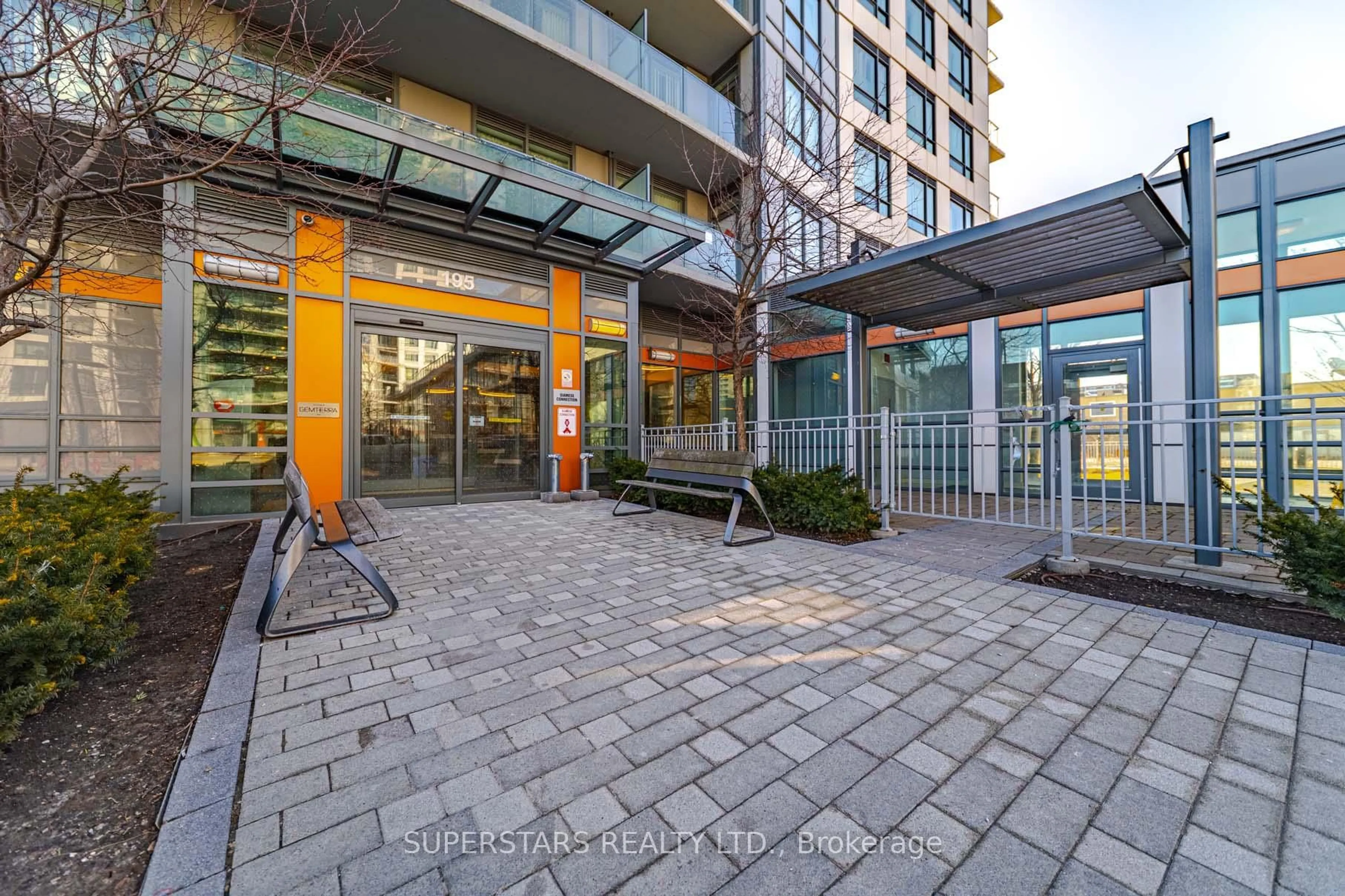 Indoor foyer for 195 Bonis Ave #1611, Toronto Ontario M1T 0A5
