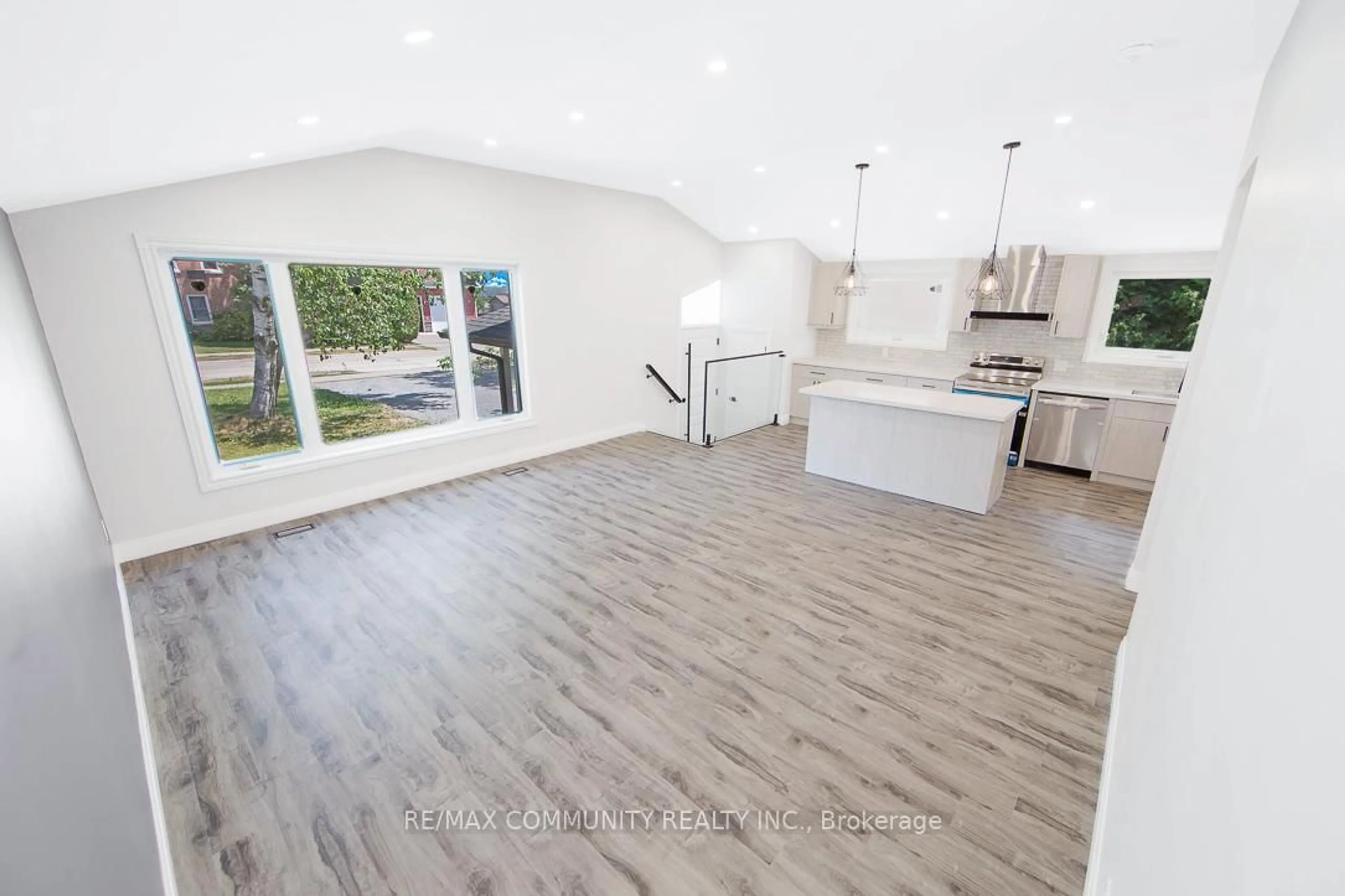 Open concept kitchen, unknown for 13750 Old Simcoe Rd, Scugog Ontario L9L 1C1