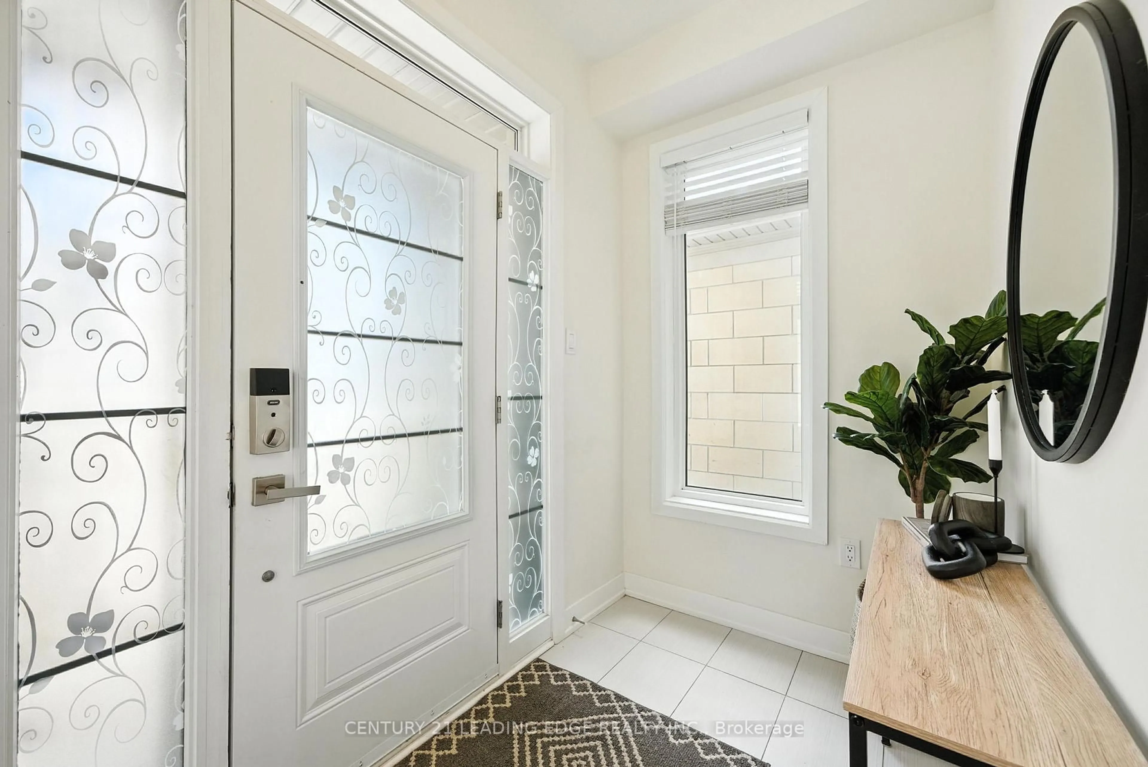 Indoor entryway for 52 Donald Fleming Way #139, Whitby Ontario L1R 0N8
