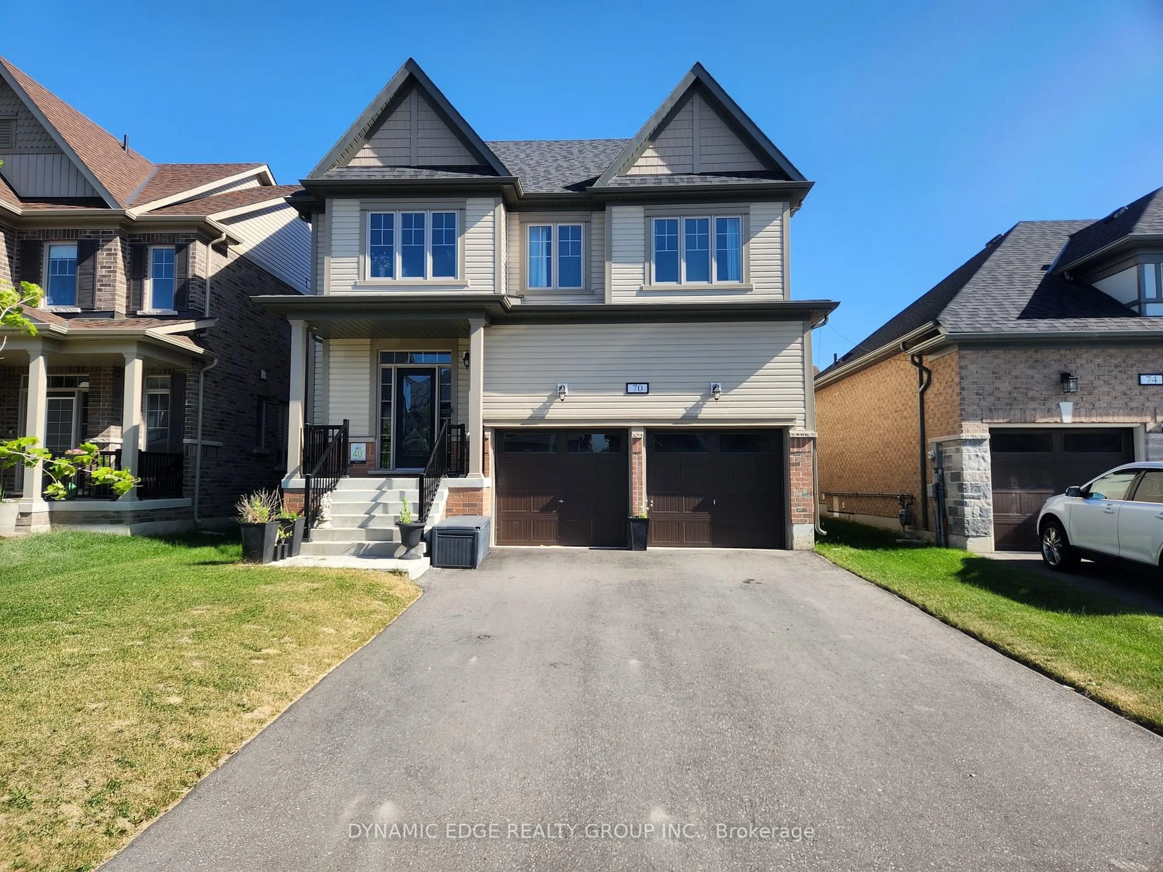 A pic from outside/outdoor area/front of a property/back of a property/a pic from drone, street for 70 Elmhurst St, Scugog Ontario L9L 2E7