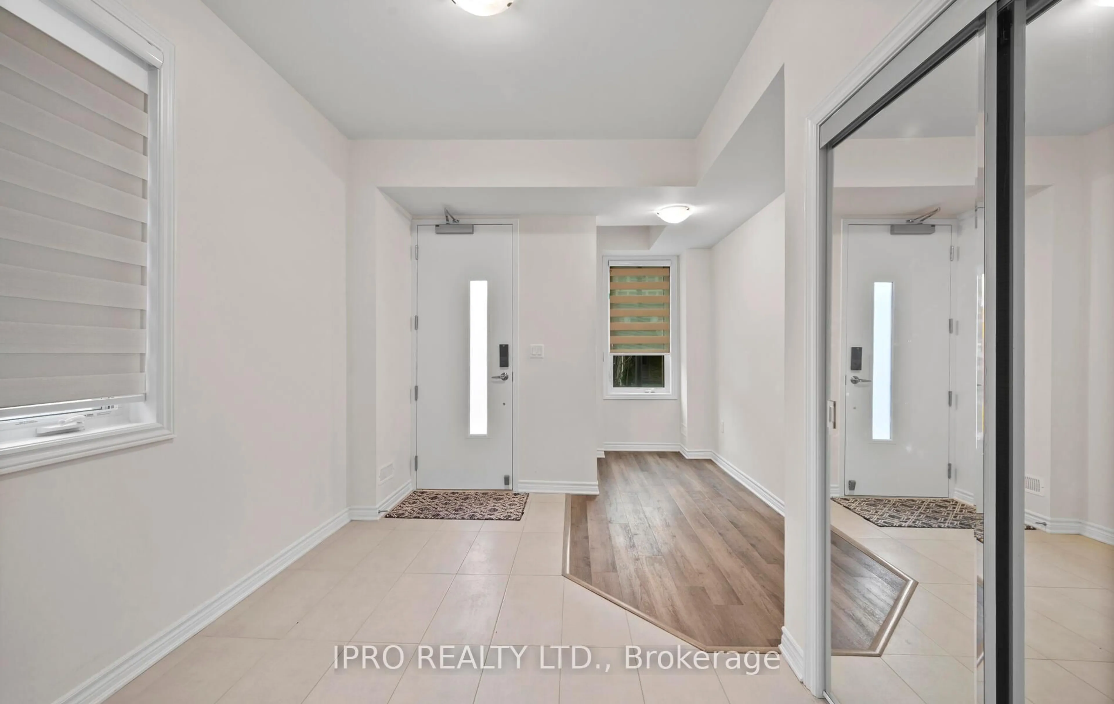 Indoor entryway for 1034 Reflection Pl #110, Pickering Ontario L1X 0L1
