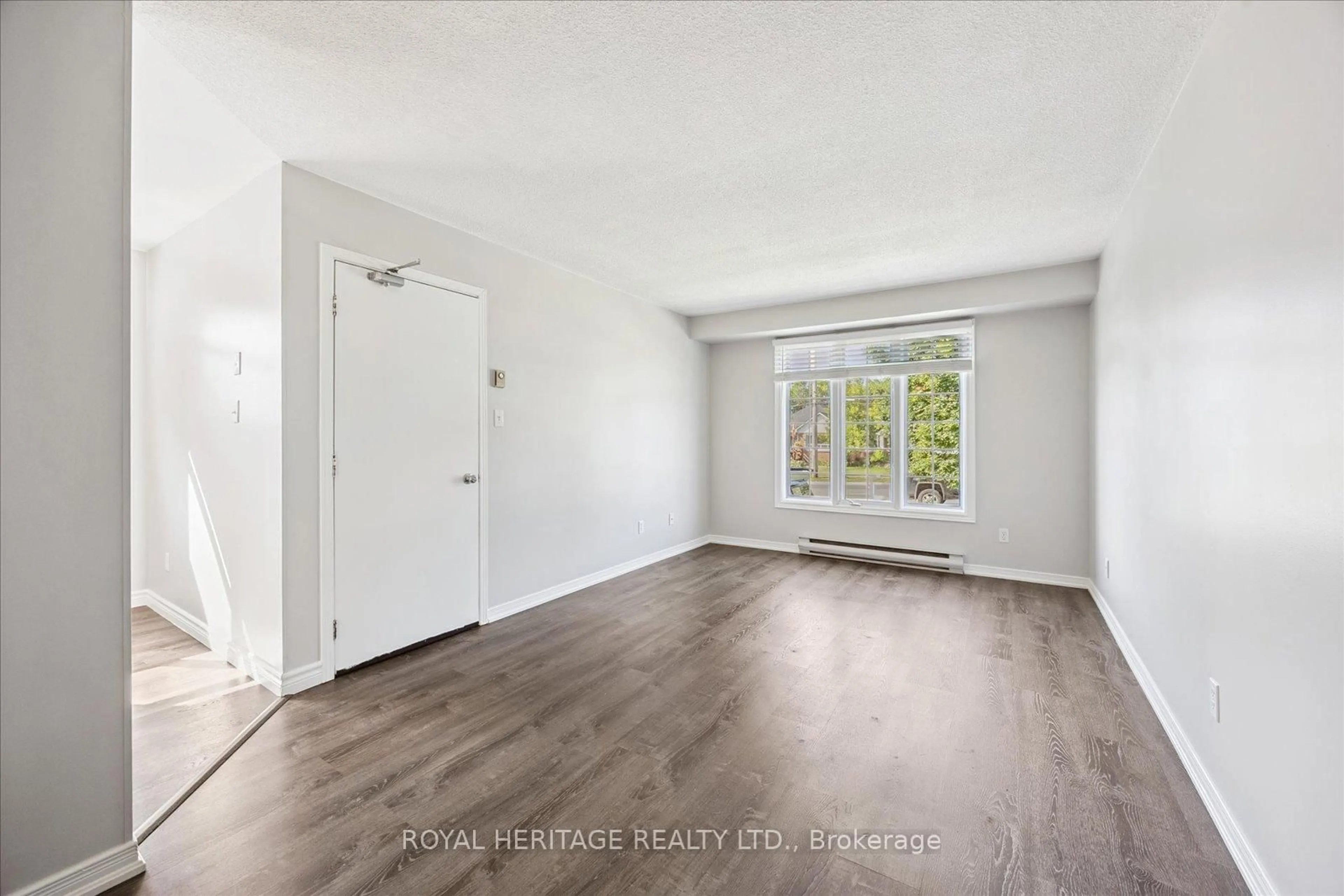 A pic of a room for 1185 Simcoe St, Oshawa Ontario L1H 4M1
