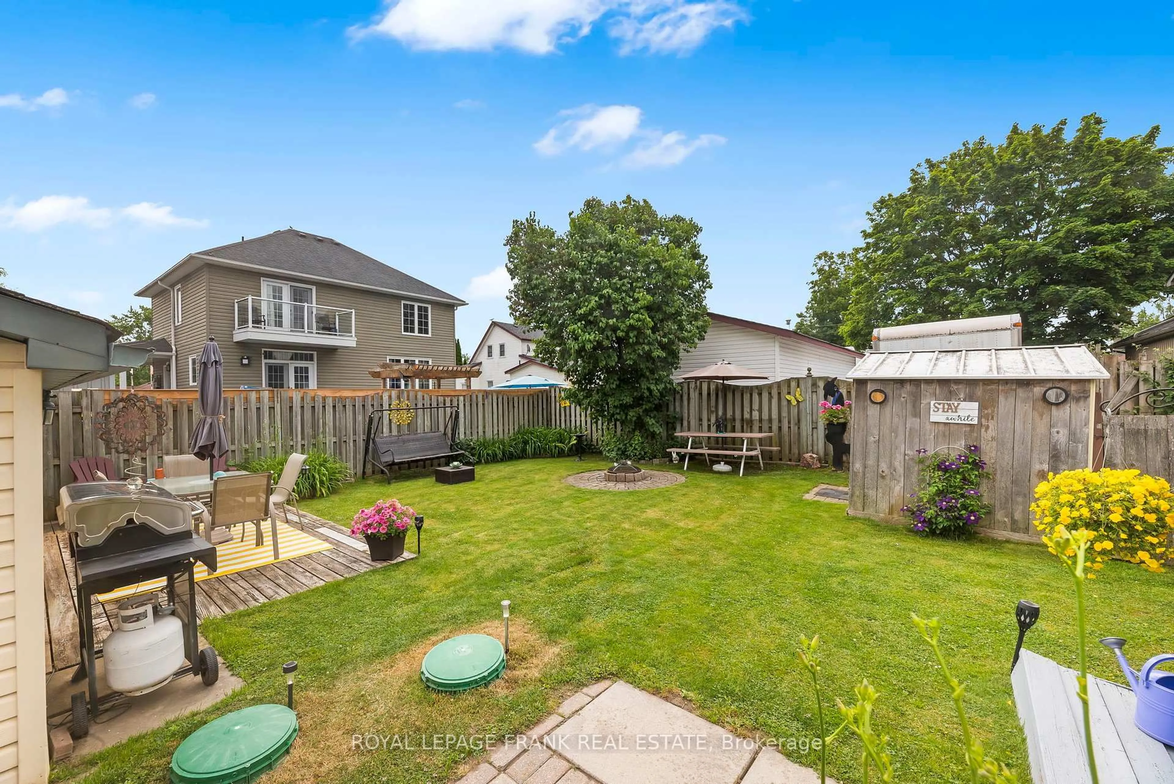 Patio, unknown for 8 Angle St, Scugog Ontario L0B 1E0
