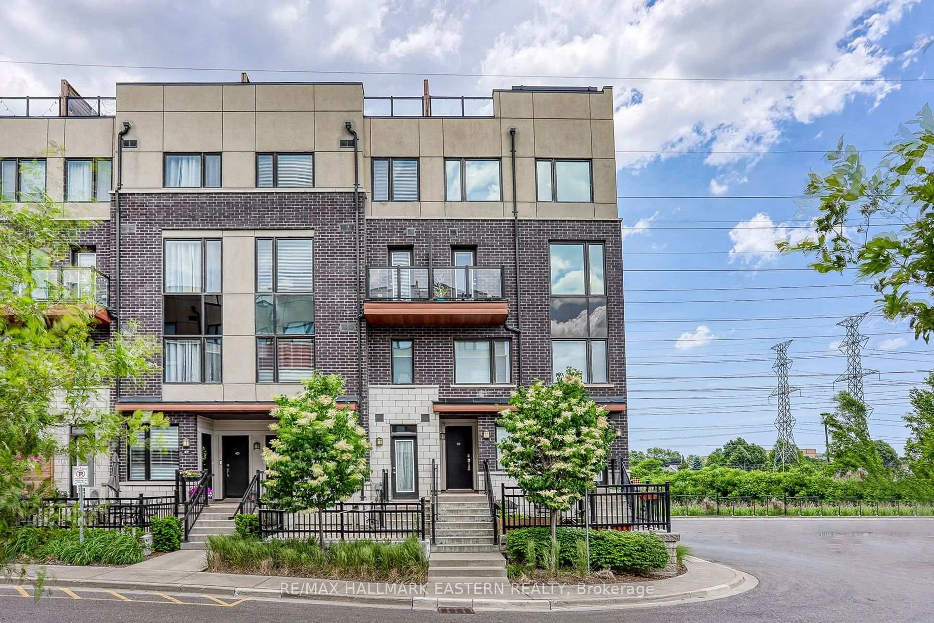 Home with brick exterior material, street for 1555 Kingston Rd #419, Pickering Ontario L1V 0E9