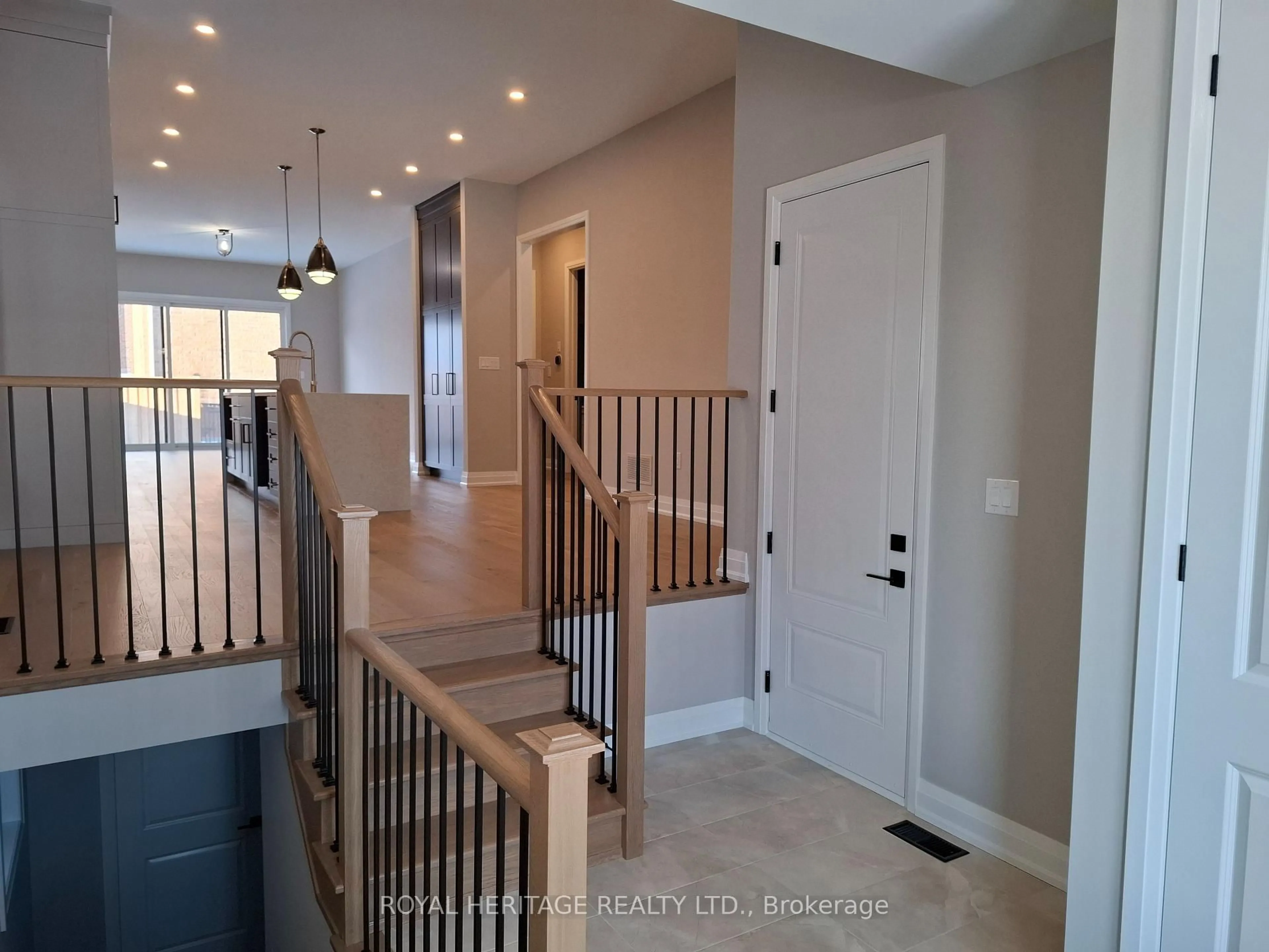 Indoor entryway for 8 St Augustine Dr, Whitby Ontario L1M 0L7