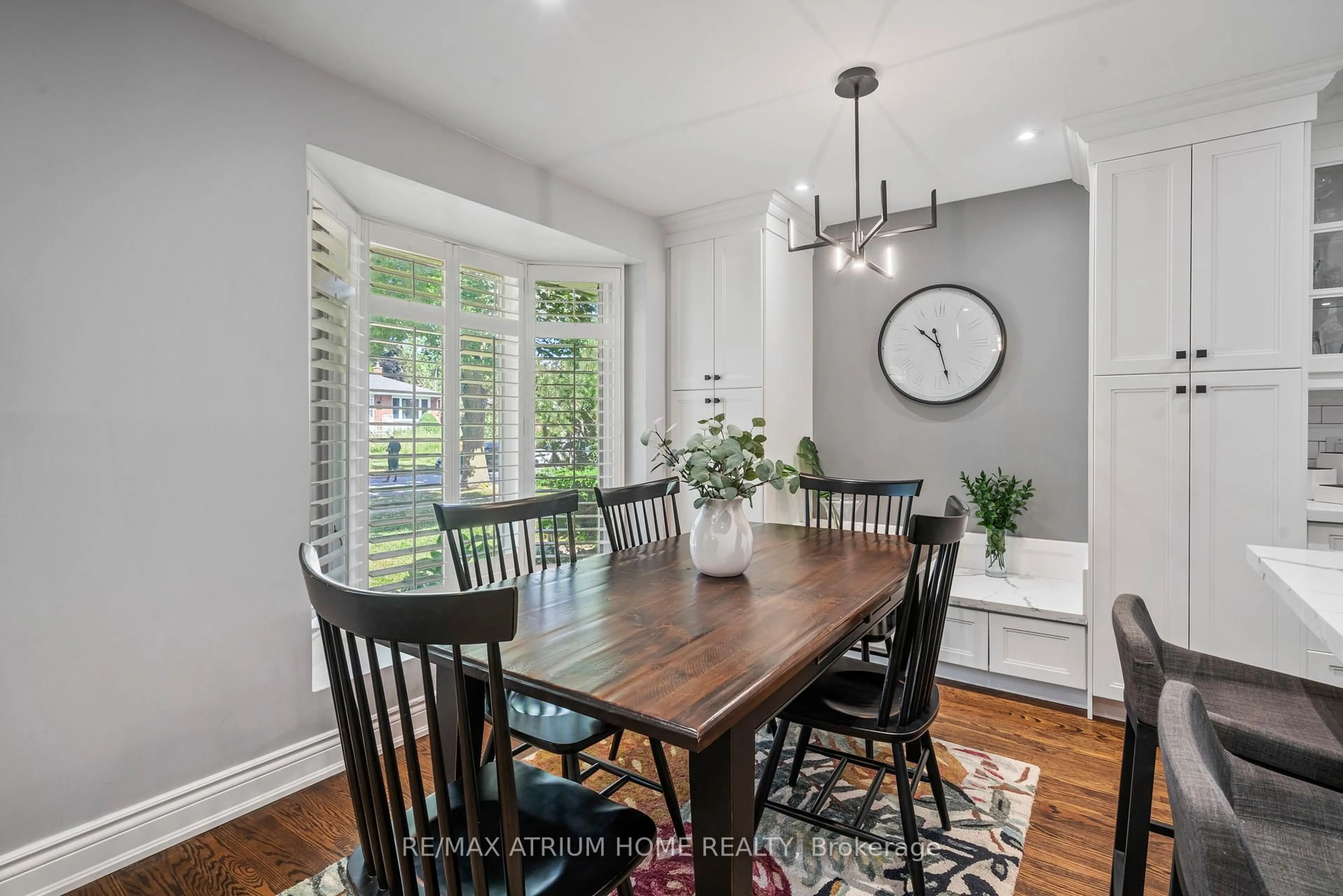 Dining room, wood/laminate floor for 33 Moraine Hill Dr, Toronto Ontario M1T 2A1