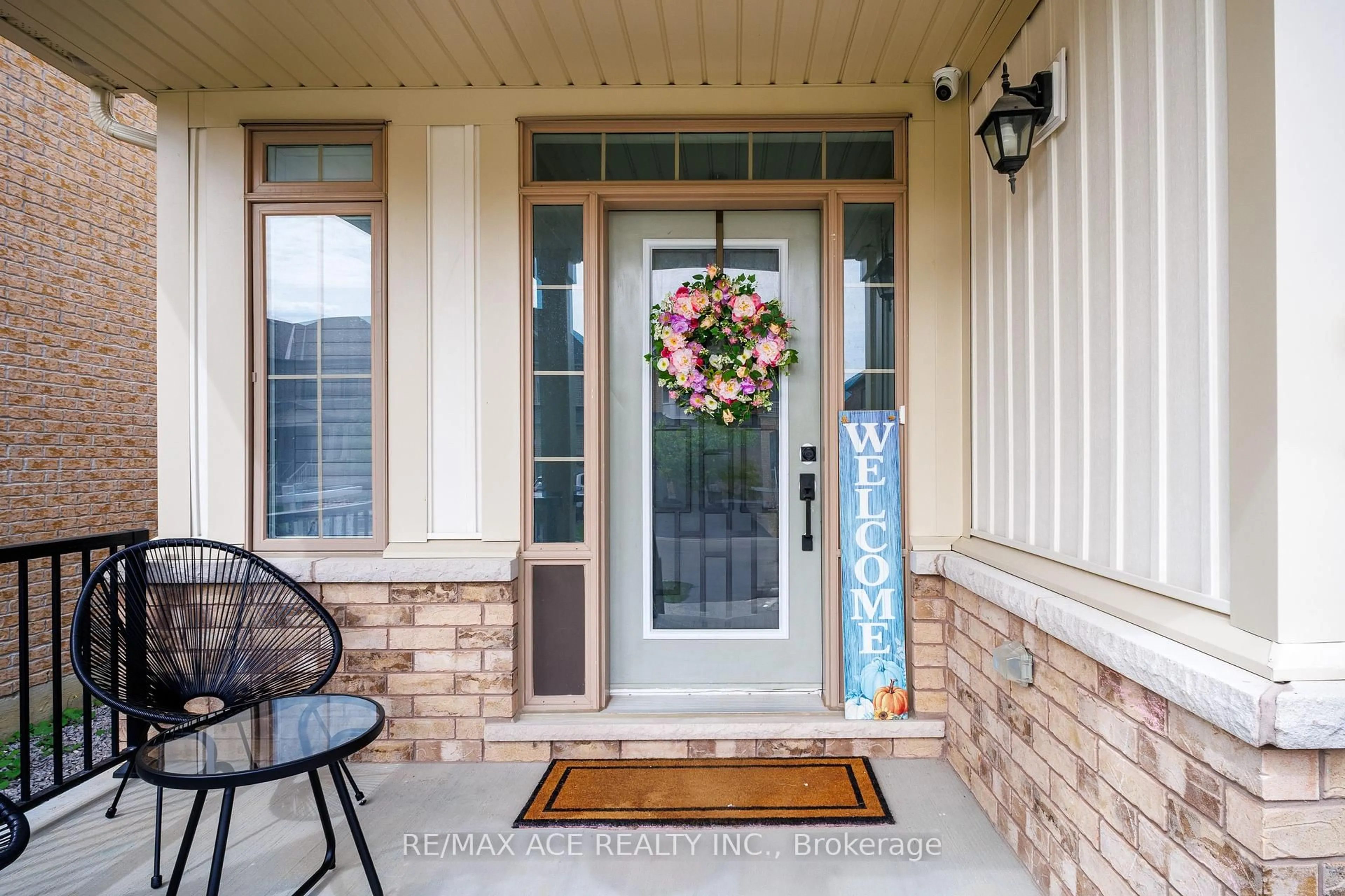 Indoor entryway for 34 Albert Christie St, Clarington Ontario L1C 0T5