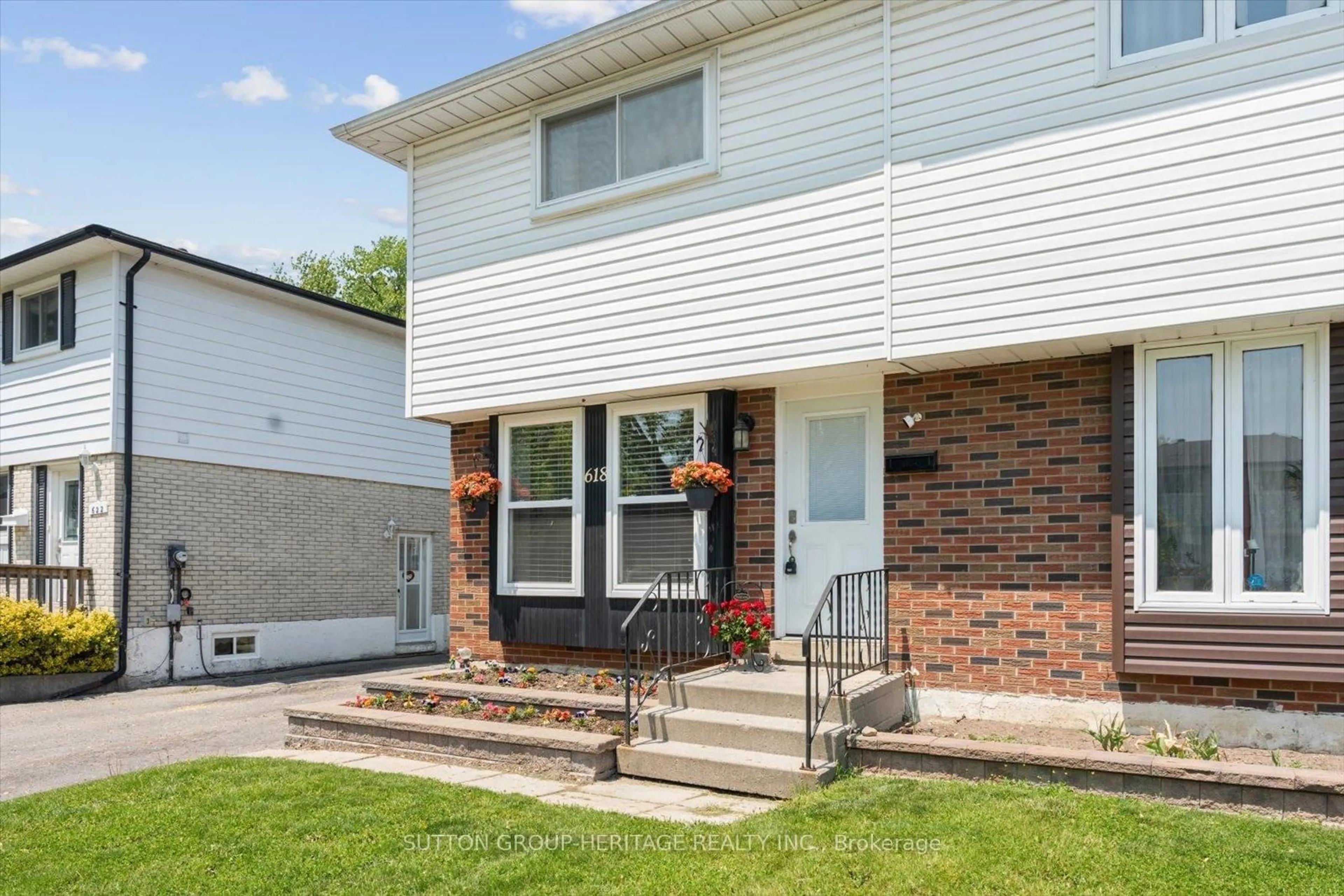 Home with brick exterior material, street for 618 Radisson Ave, Oshawa Ontario L1J 1X8