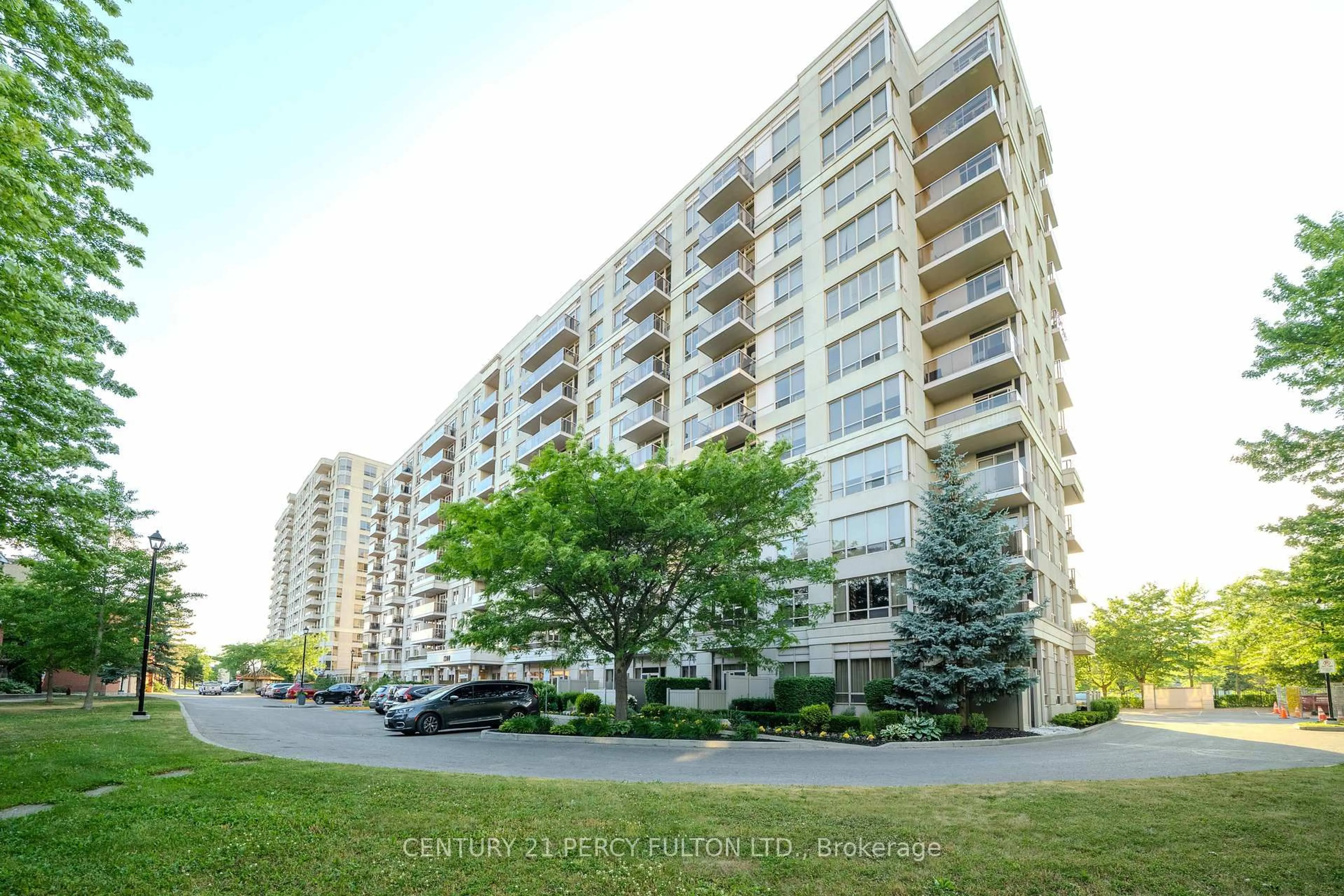 A pic from outside/outdoor area/front of a property/back of a property/a pic from drone, building for 1200 The Esplanade #615, Pickering Ontario L1V 6V3